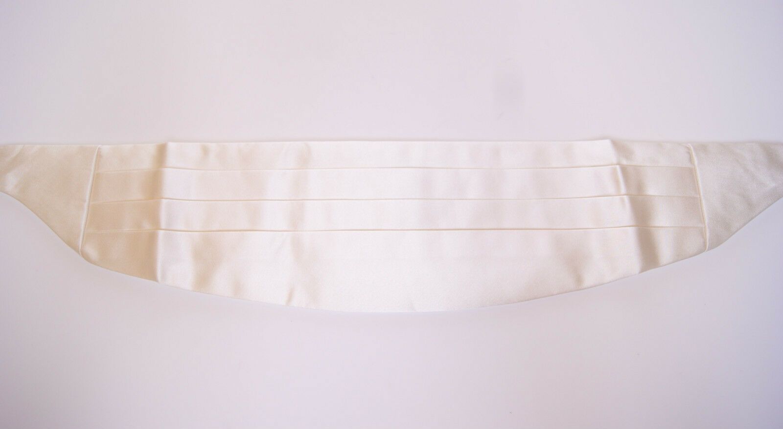 Dolce & Gabbana Eleganter weißer Seidenkummerbund