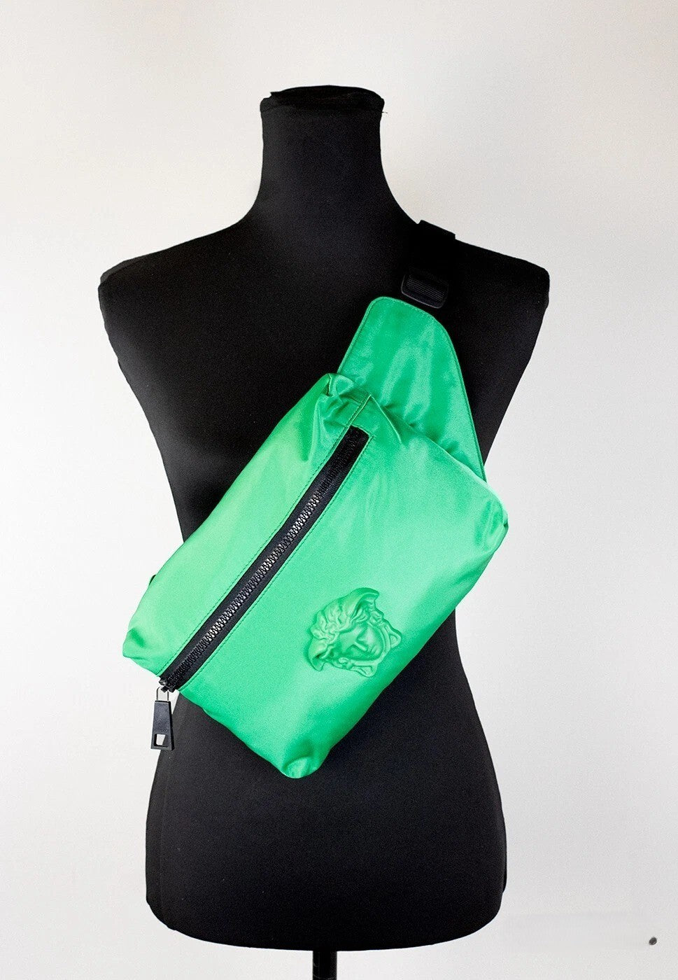 Versace Kleine Hellgrüne Nylon Matte Medusa Gürteltasche Bauchtasche