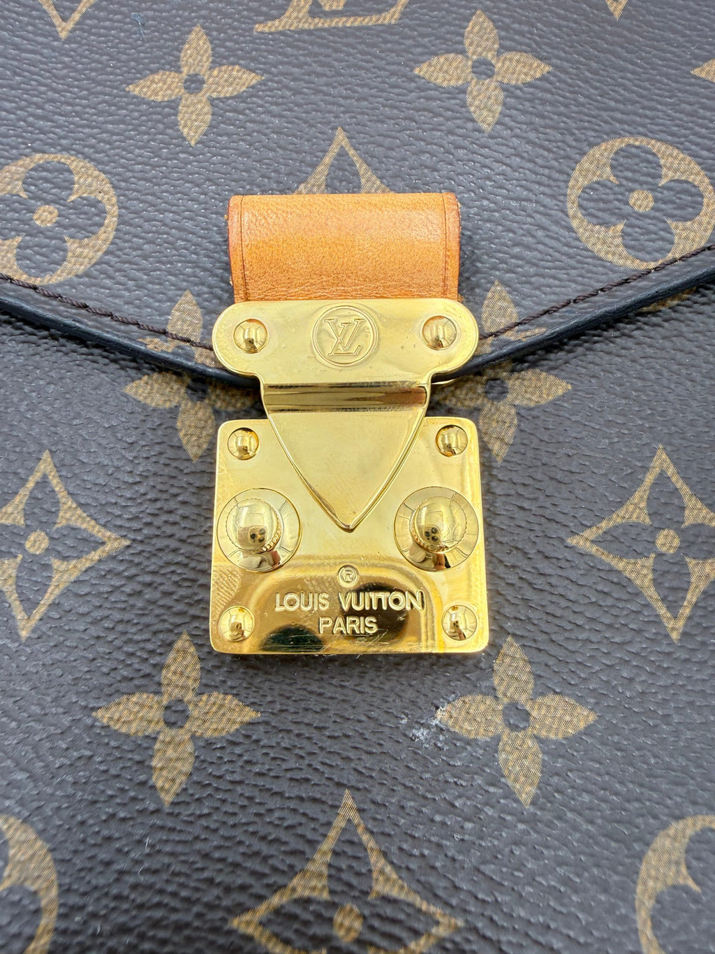 Louis Vuitton LOUIS VUITTON METIS Monogram Handbag