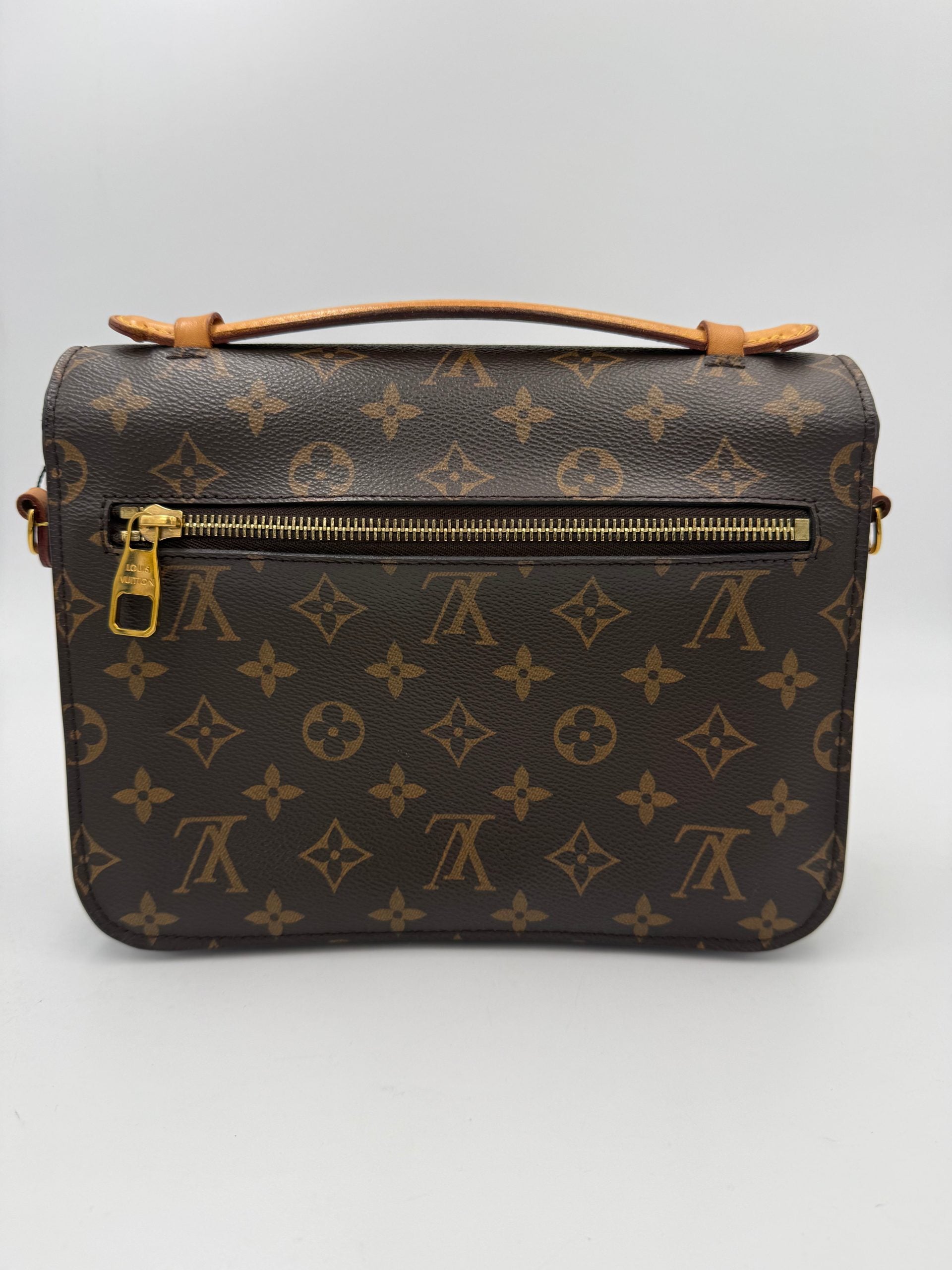 Louis Vuitton LOUIS VUITTON METIS Monogram Handbag
