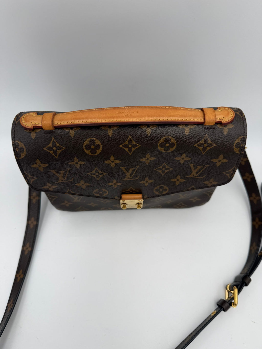 Louis Vuitton LOUIS VUITTON METIS Monogram with Shoulder Strap