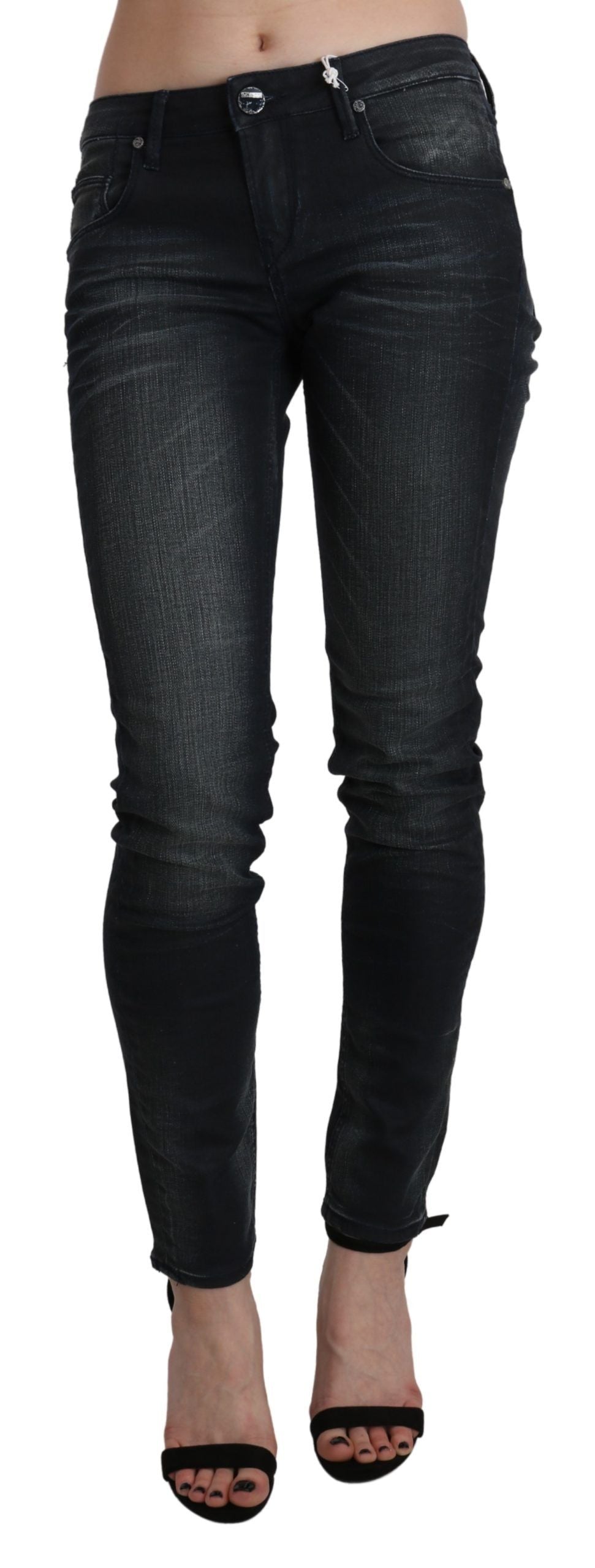 Acht Schwarze gewaschene Denim-Hose mit niedriger Taille