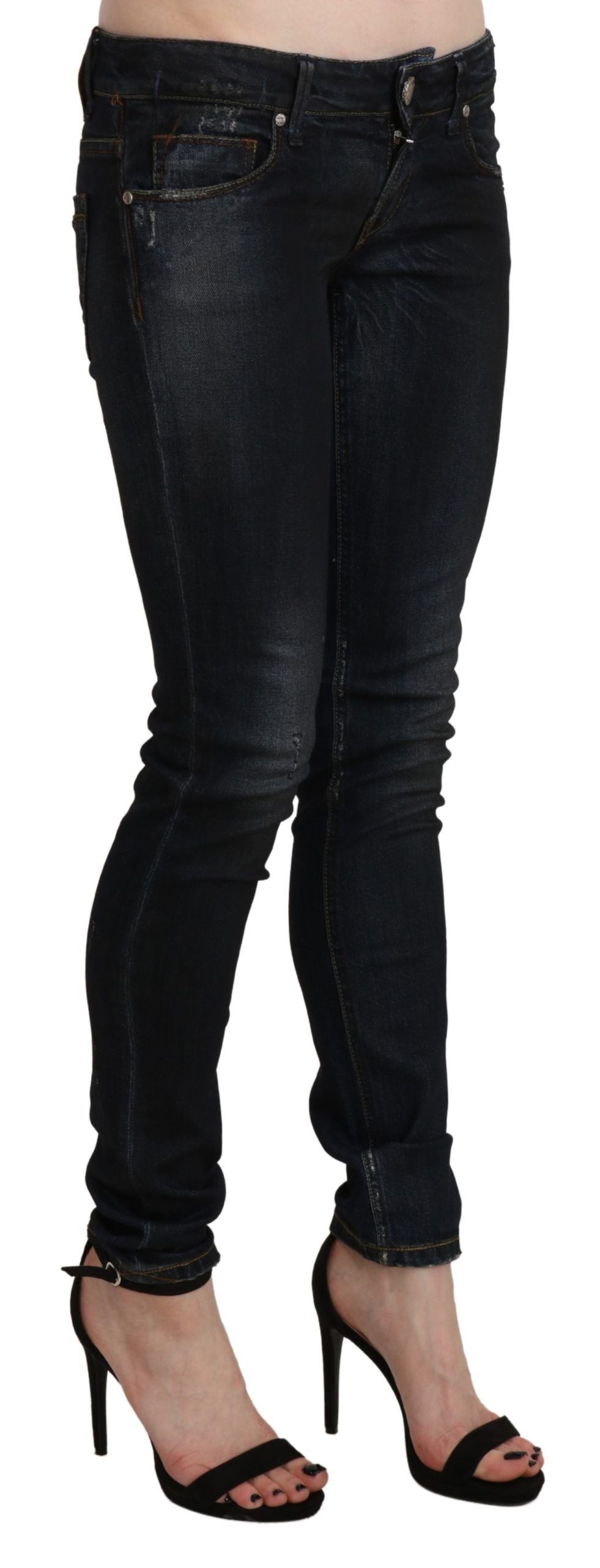 Acht Schwarze gewaschene Skinny Denim-Jeans mit niedriger Taille