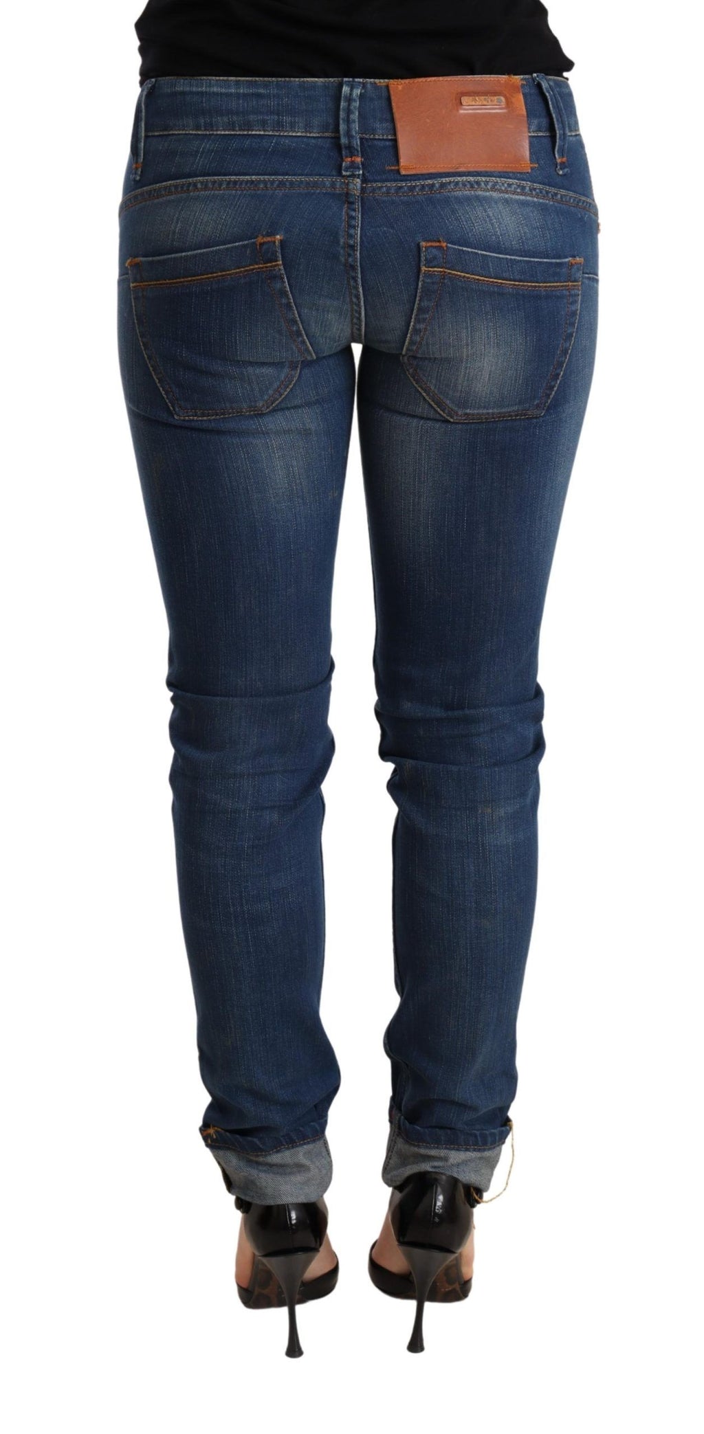 Acht Blau gewaschene Skinny Denim-Jeans mit niedriger Taille