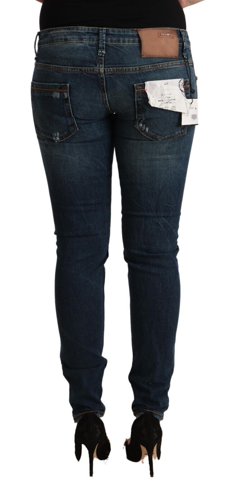 Acht Blau gewaschene Slim Fit Denim Jeans mit niedrigem Bund