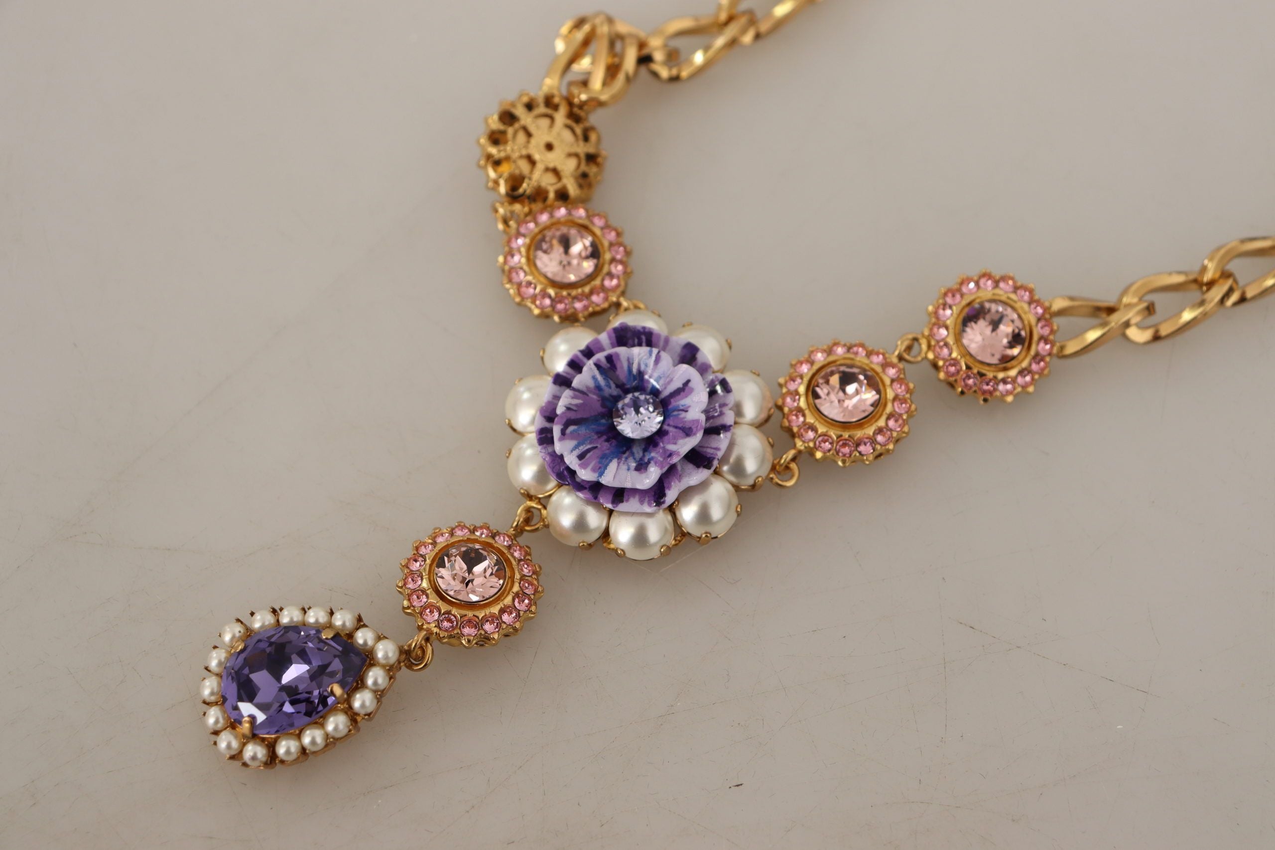 Dolce & Gabbana Gold Messing Kristall Lila Rosa Perle Anhänger Halskette