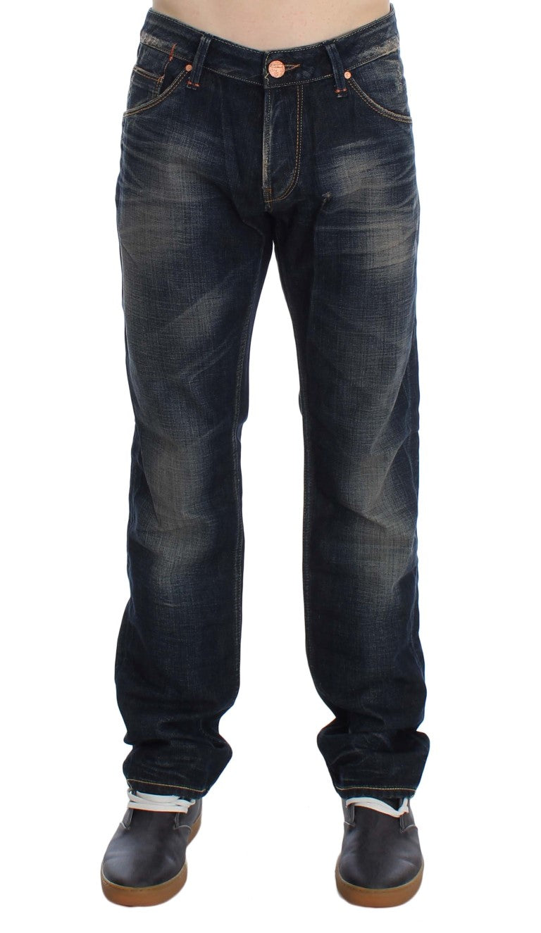 Acht Blaue Waschung Straight Fit Jeans mit niedriger Taille