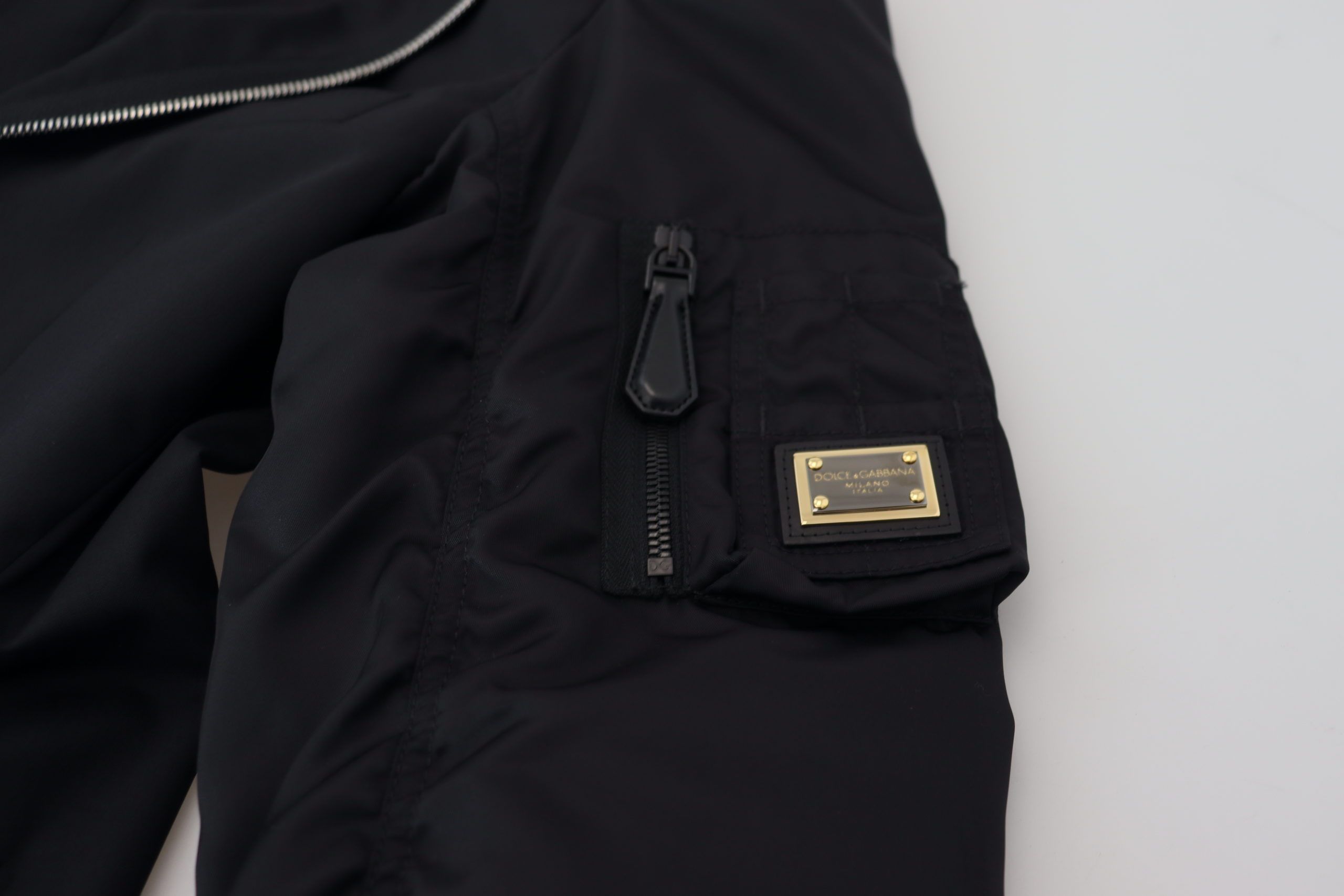 Dolce & Gabbana Schwarze Jacke mit langen Ärmeln und durchgehendem Reißverschluss aus Wolle