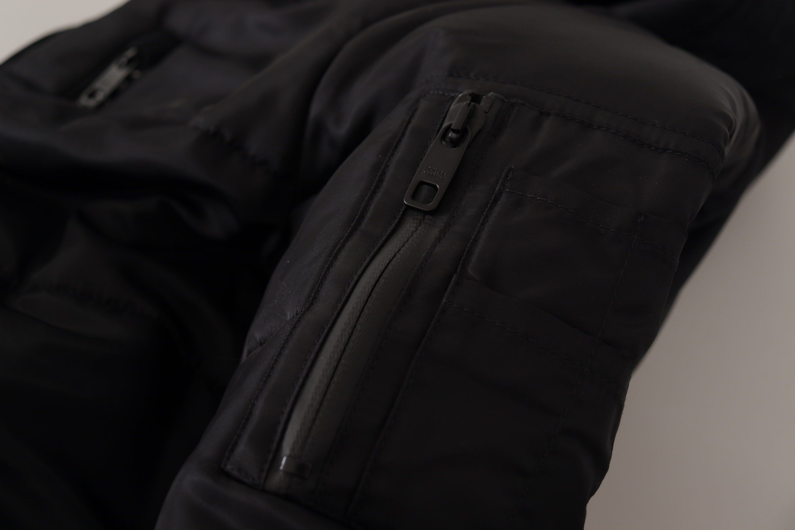 Dolce & Gabbana Schwarzer Kapuzenparka aus Nylon Winterjacke