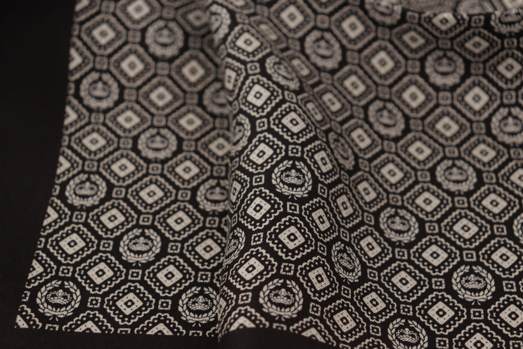 Dolce & Gabbana Schwarz gemustertes DG Logo Quadratisches Taschentuch Halstuch