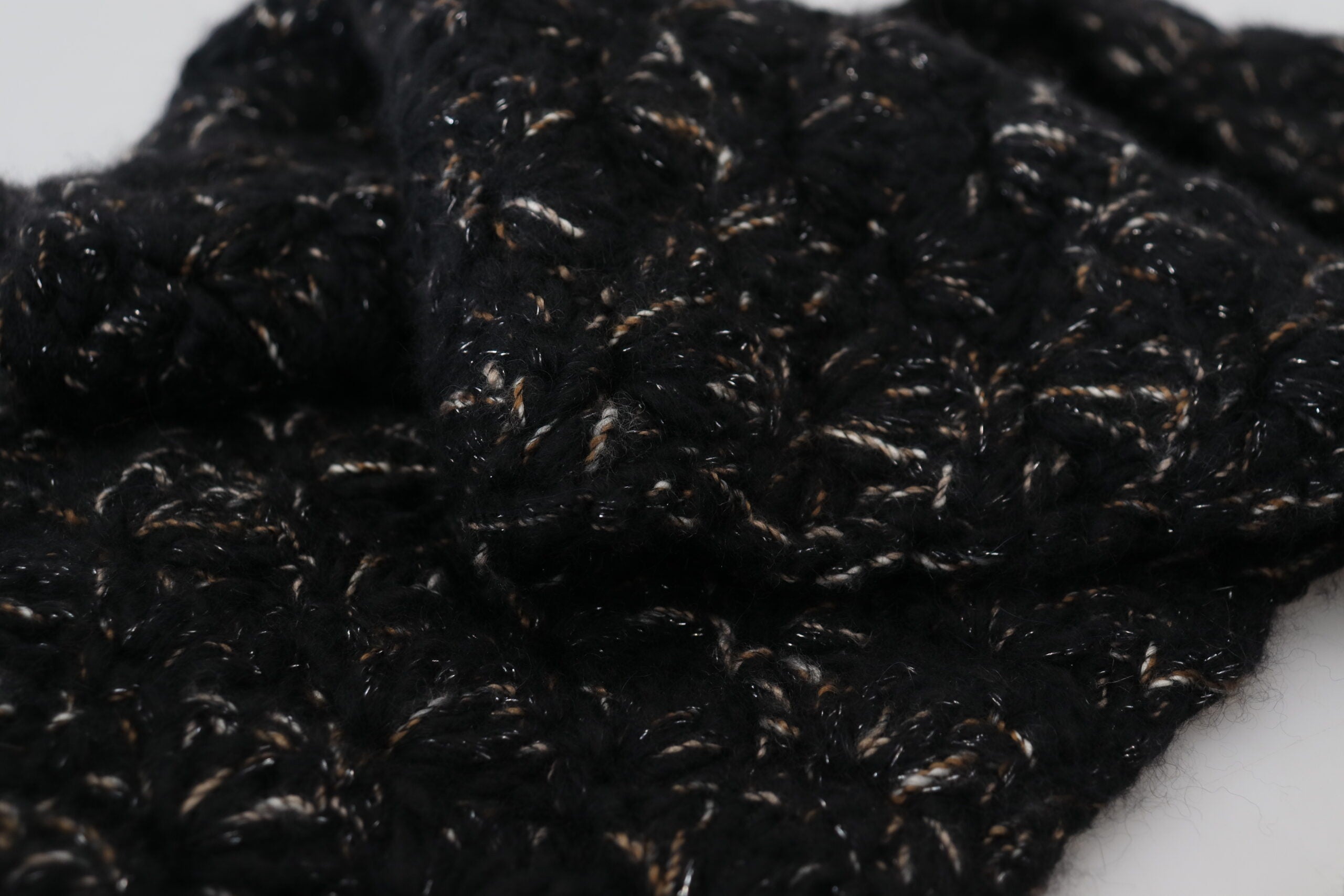 Dolce & Gabbana Schwarzer Wolle gestrickt Wrap Foulard Fransenschal