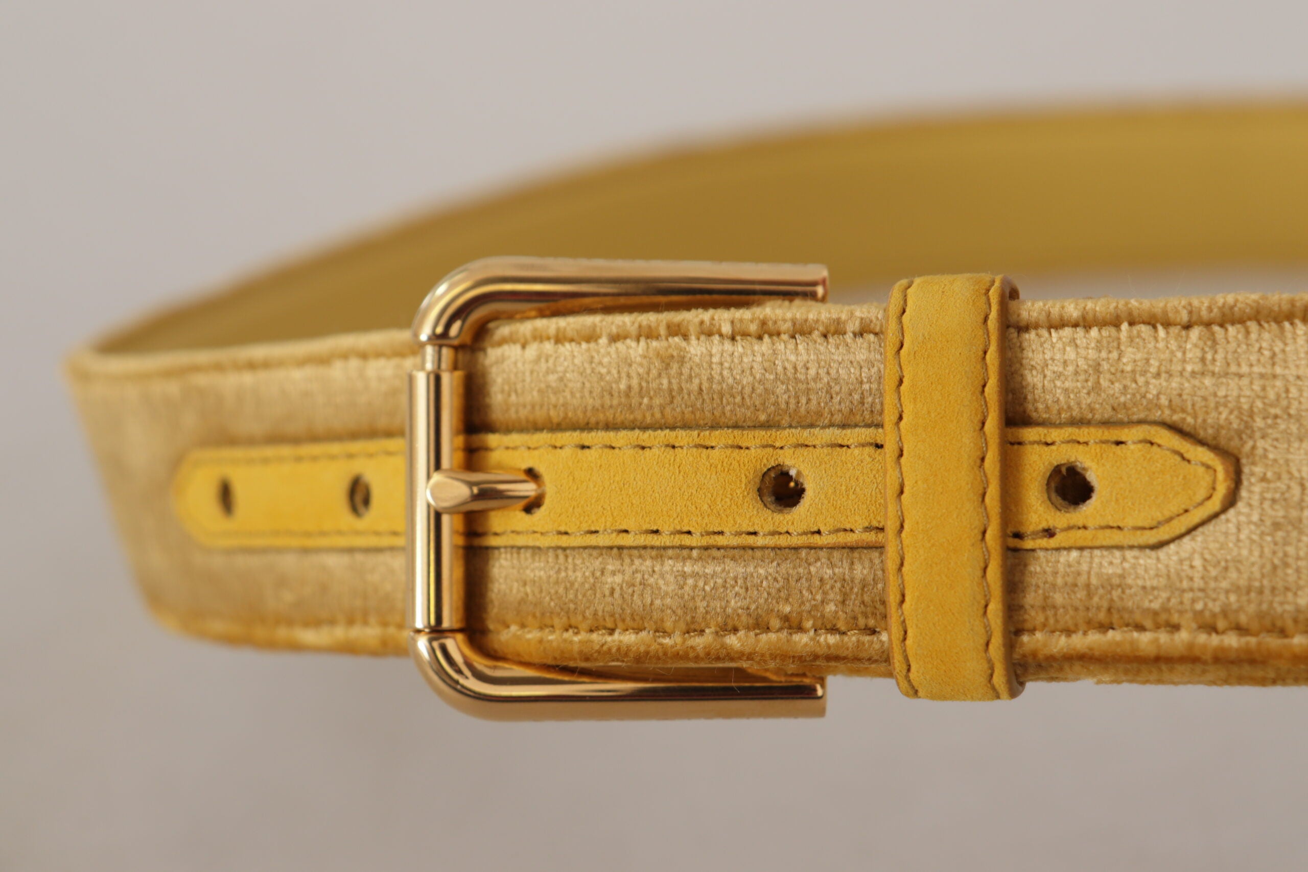 Dolce & Gabbana Gelber Samt Gold Metall Logo eingravierte Schnalle Gürtel