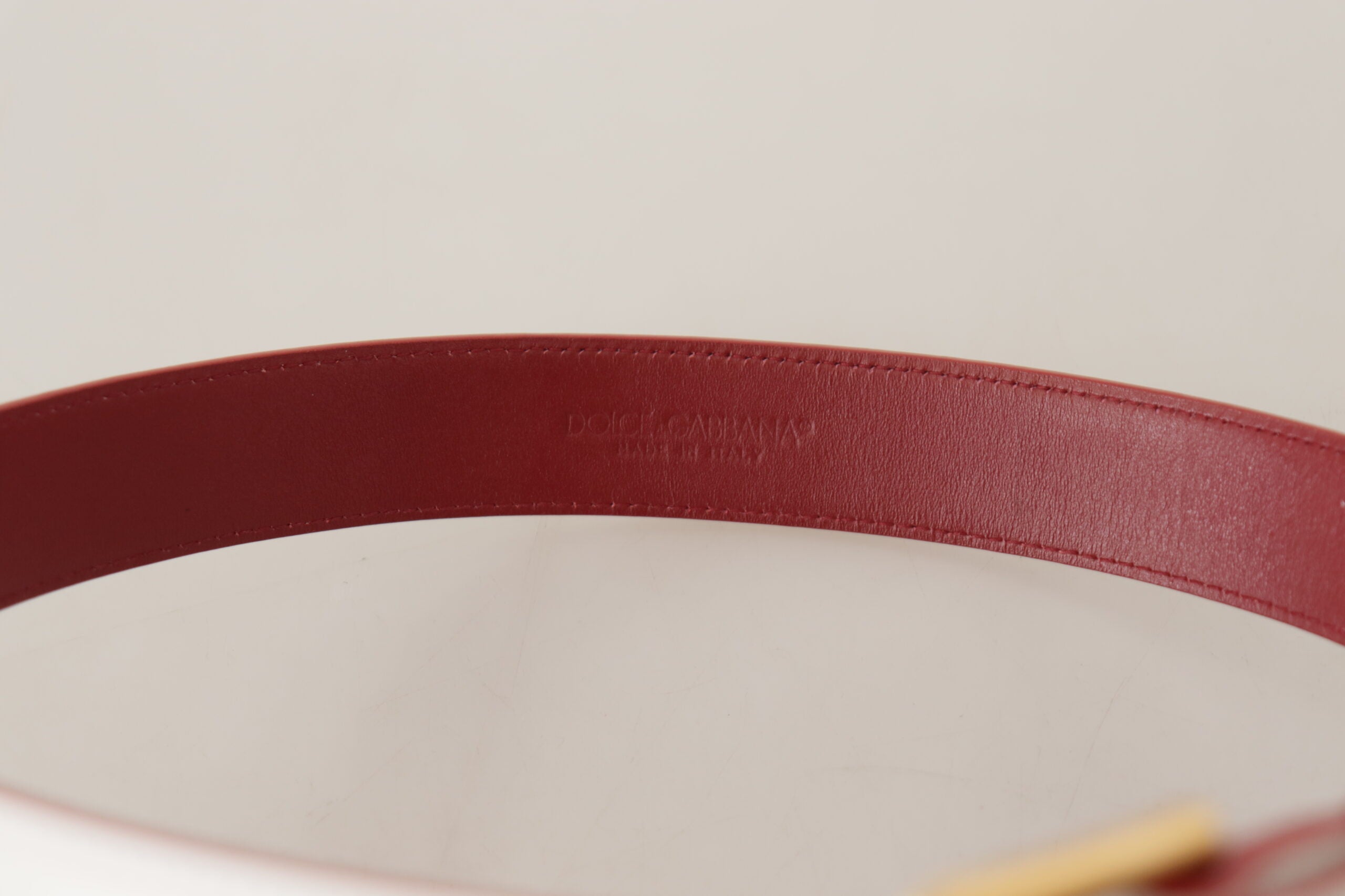 Dolce & Gabbana Weißes Kalbsleder Zweifarbiger Gürtel mit goldener Metallschnalle