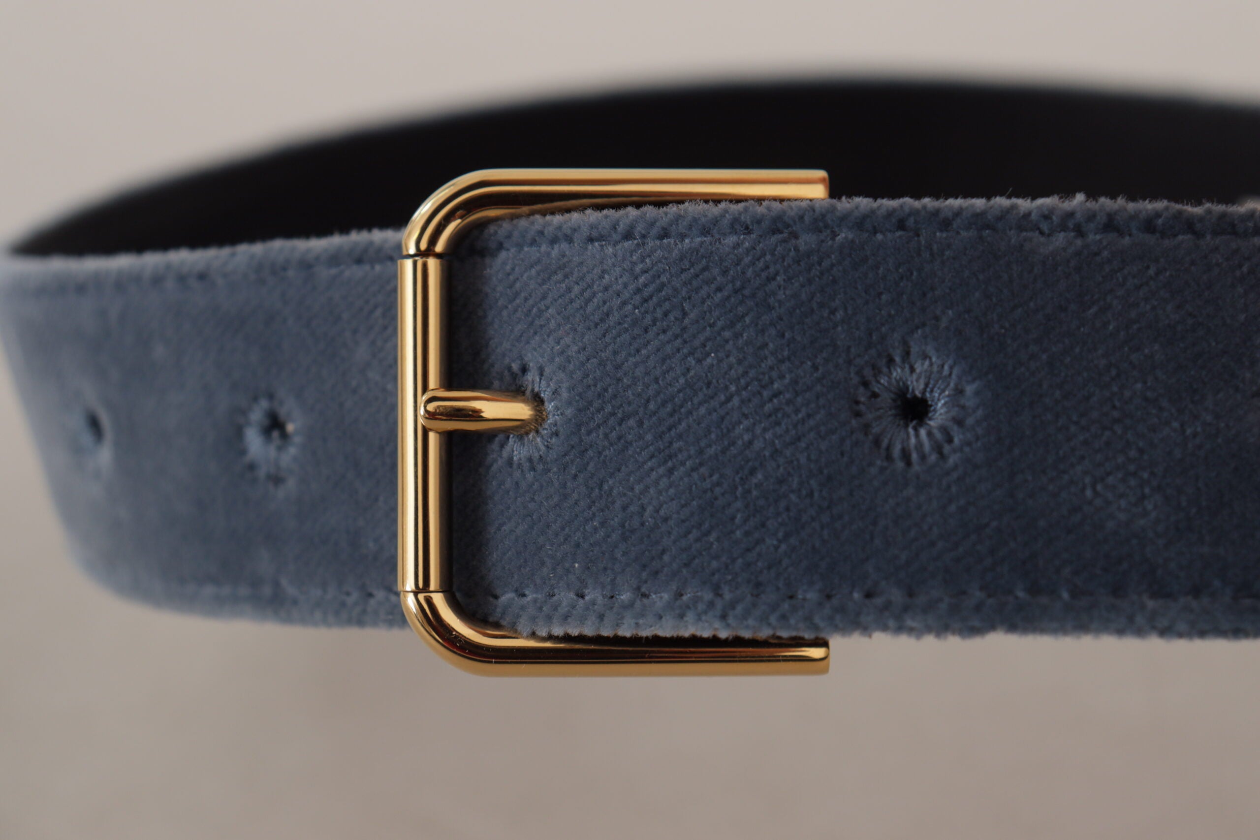 Dolce & Gabbana Marineblauer Samtgürtel mit goldener Metall-Logo-Gürtelschnalle