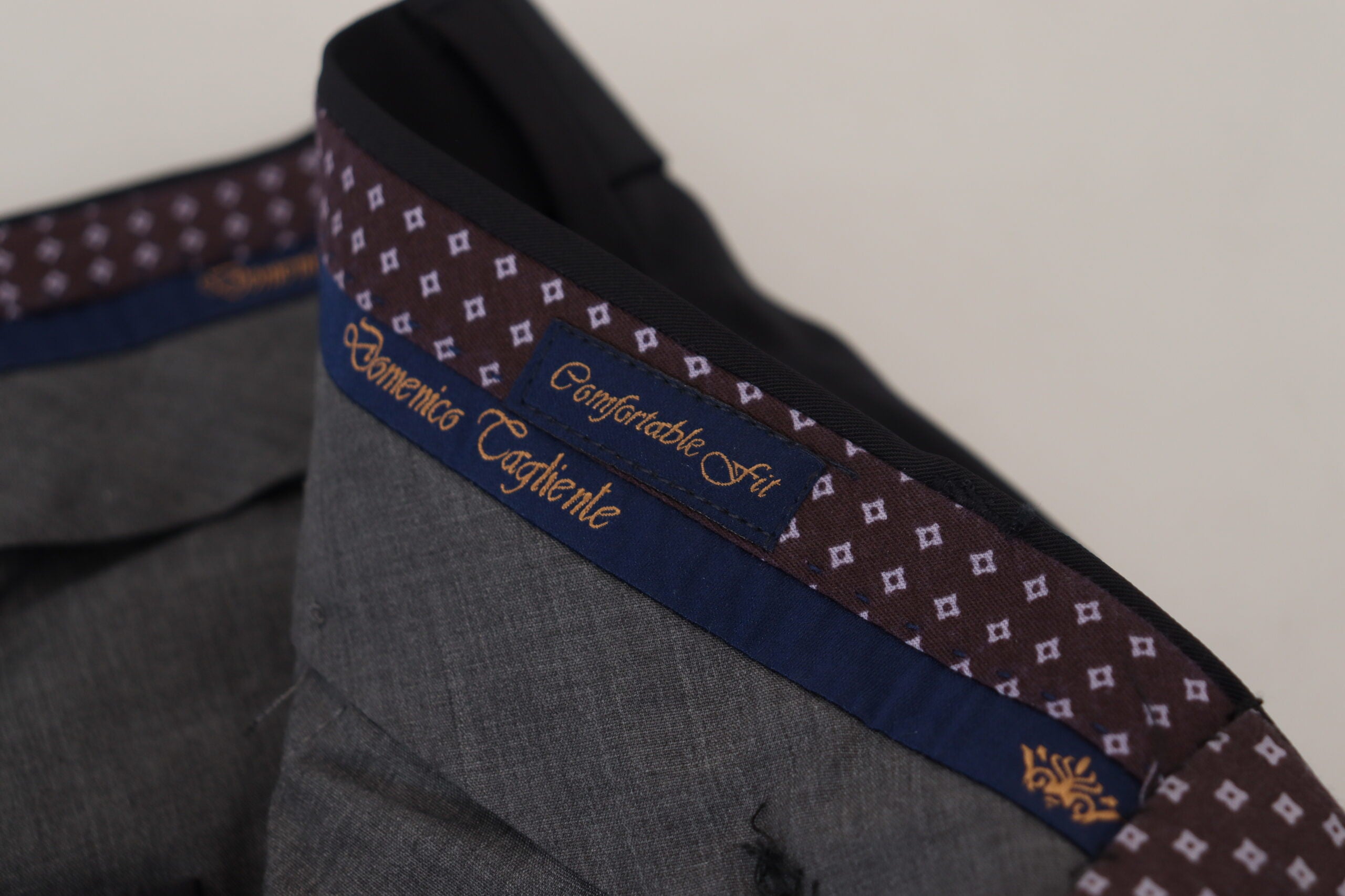 Domenico Tagliente Schwarzes konisch zulaufendes Kleid Formelle Hose