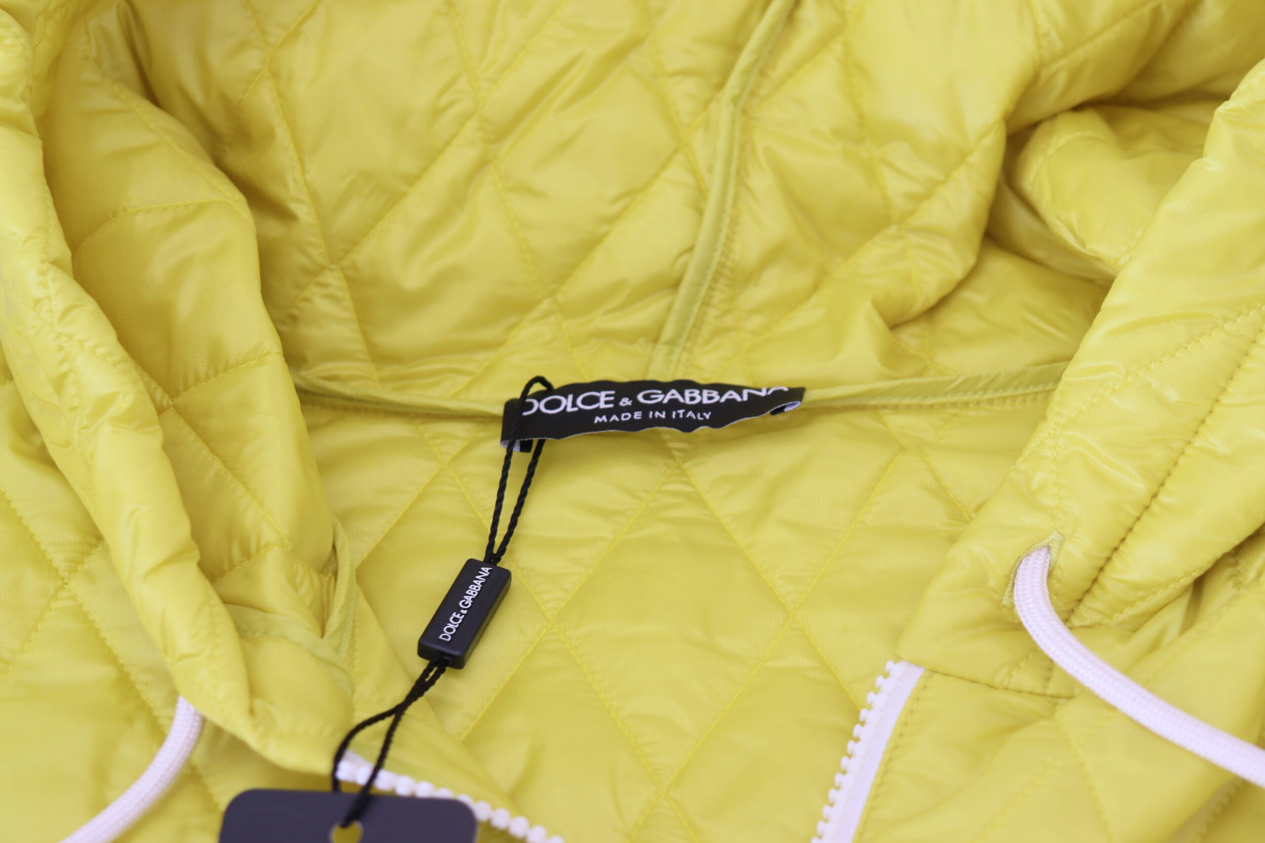 Dolce & Gabbana Gelbe Nylon Steppjacke mit Kapuze und Pullover