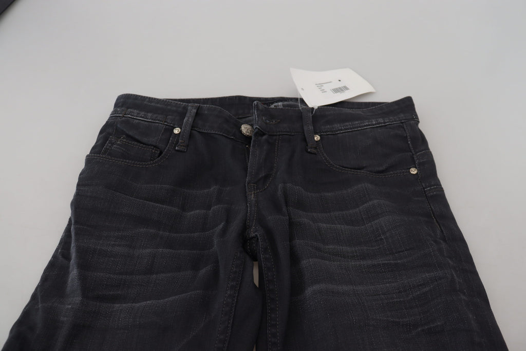 Acht Schwarze gewaschene Jeans mit niedriger Taille und schmaler Passform aus Baumwoll-Denim