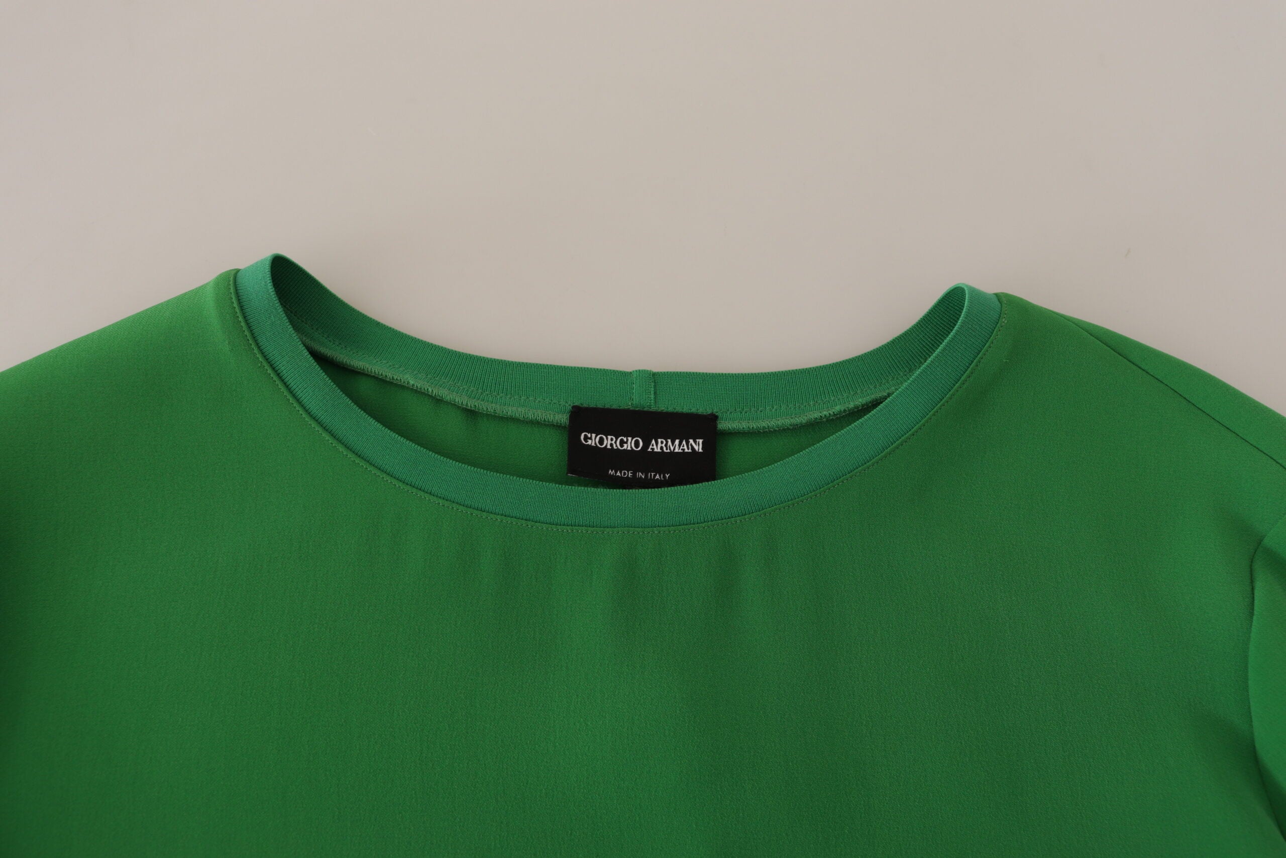 Armani Grüner Seidenpullover mit langen Ärmeln und Rundhalsausschnitt