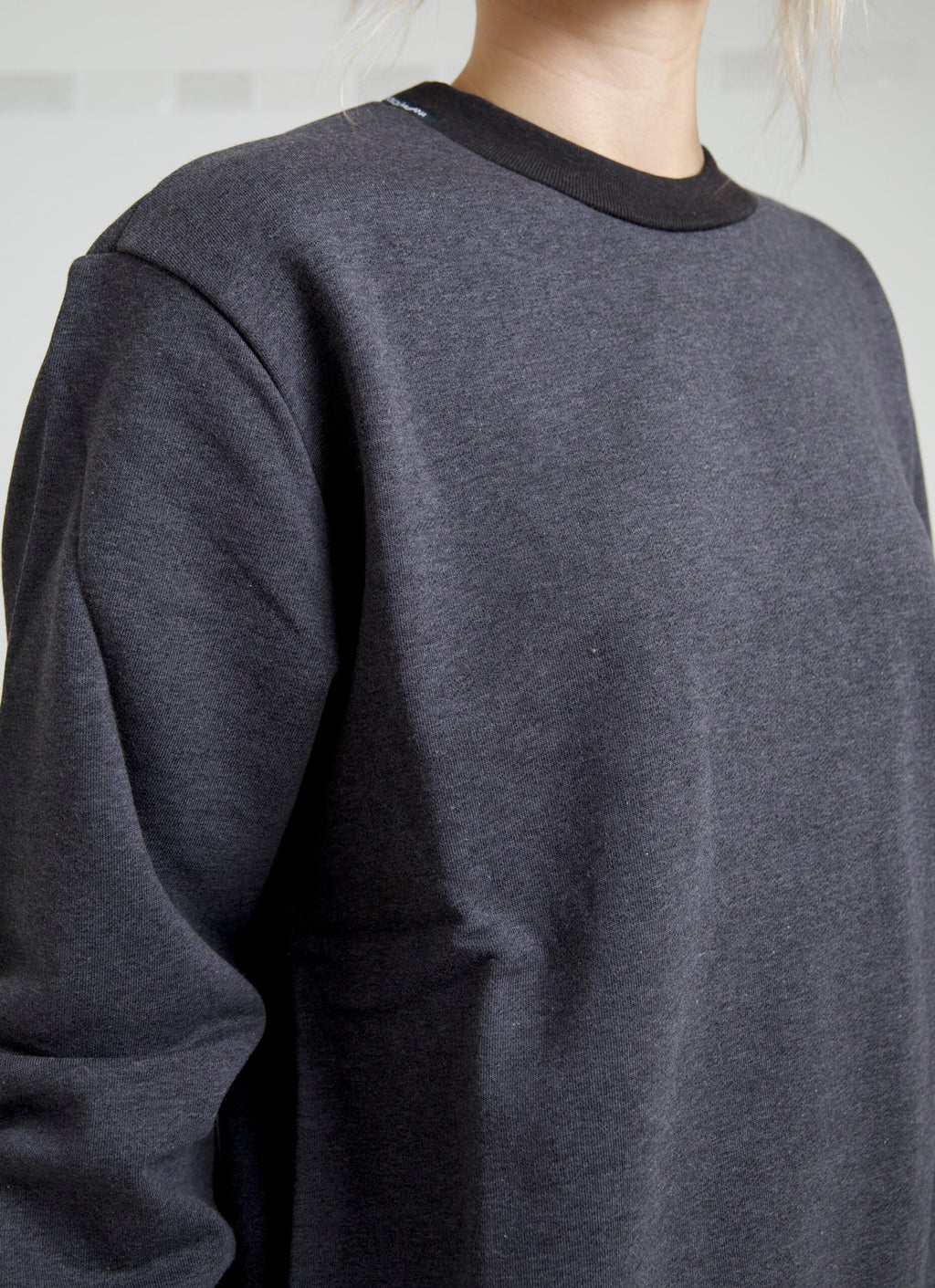 Dolce & Gabbana Dunkelgrauer Baumwollpullover mit Rundhalsausschnitt
