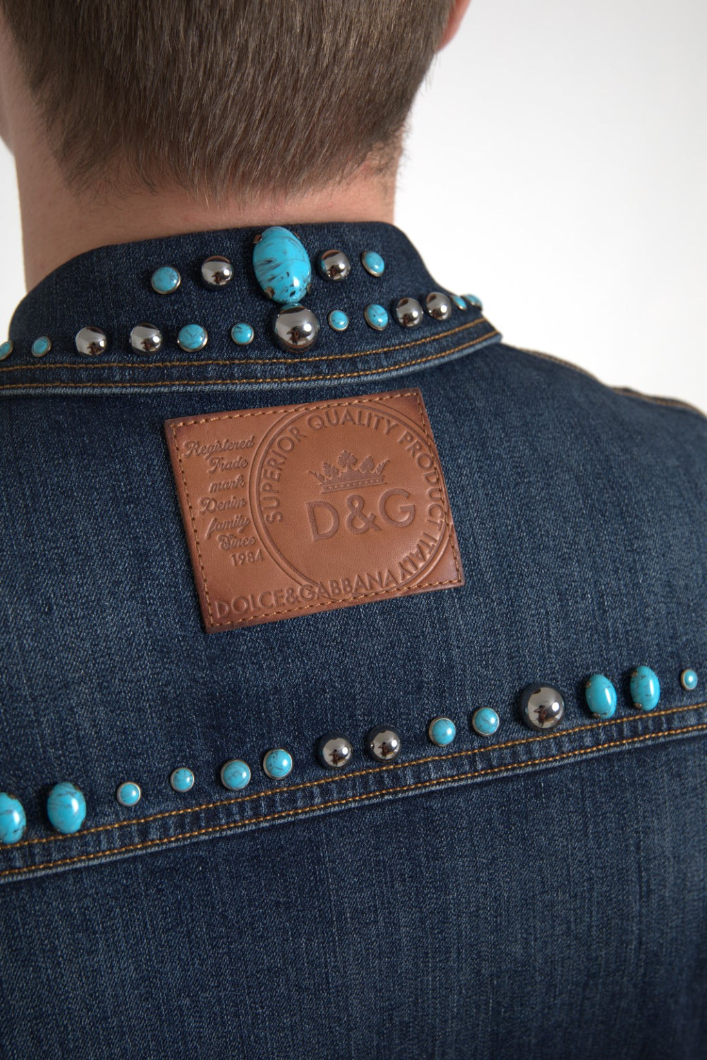 Dolce & Gabbana Blaue Denim-Jacke mit türkisfarbenen Steinen und Nieten