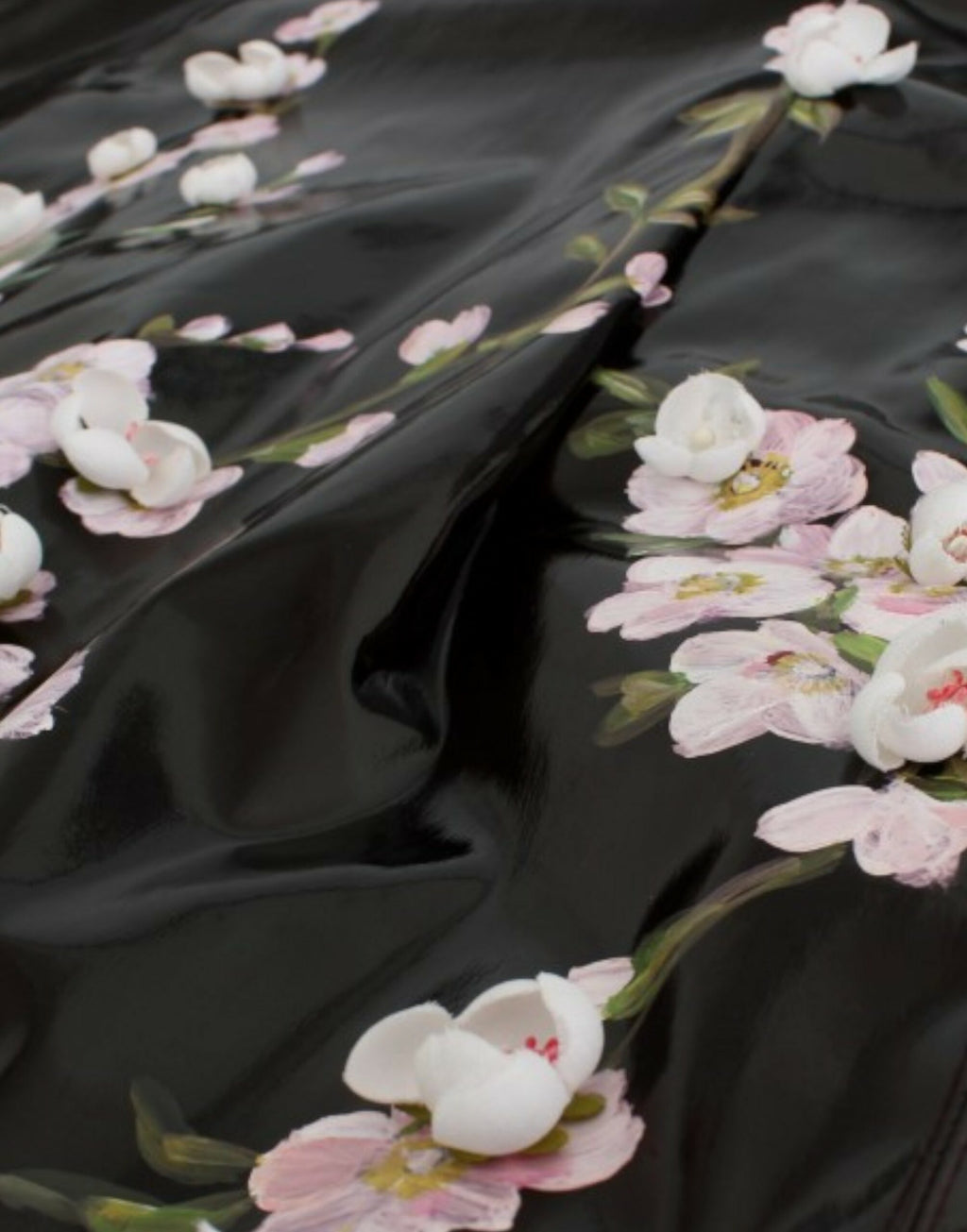 Dolce & Gabbana Schwarzes Lackkleid mit Blumen HANDPAINTED