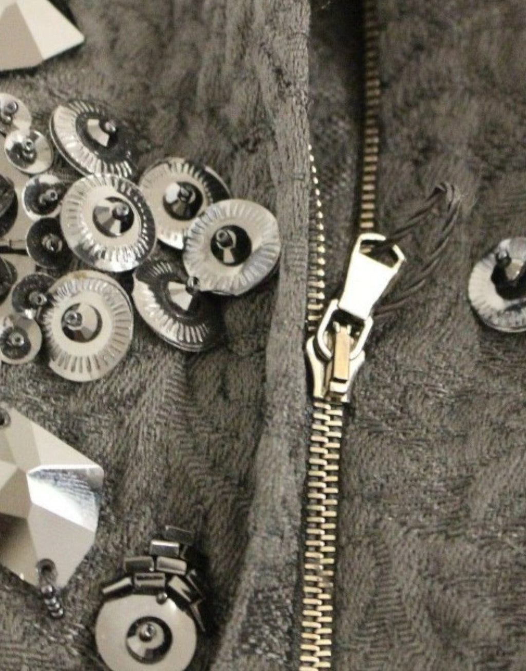 Dolce & Gabbana Schwarzes geblümtes, kristallbesetztes Kleid