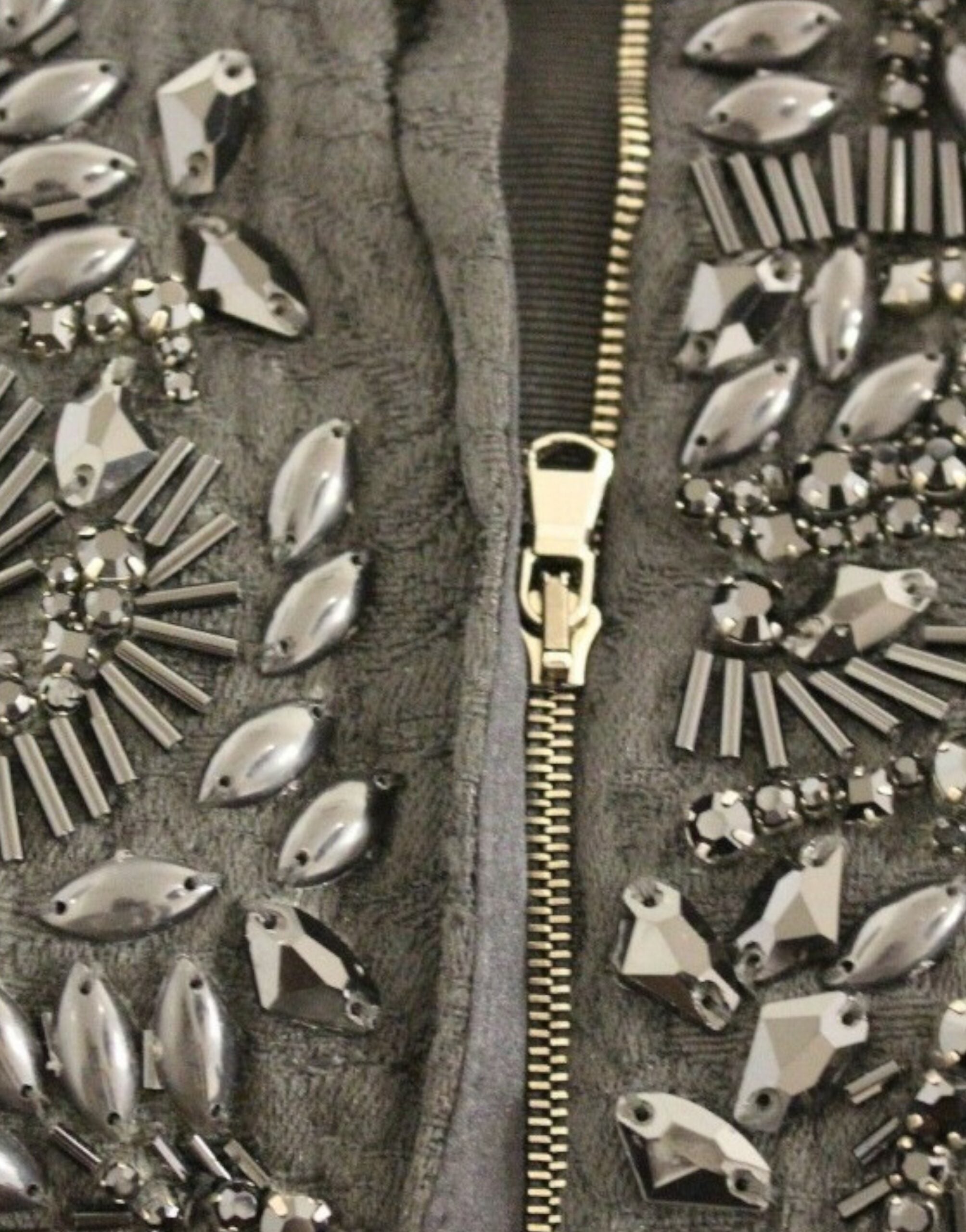 Dolce & Gabbana Schwarzes geblümtes, kristallbesetztes Kleid