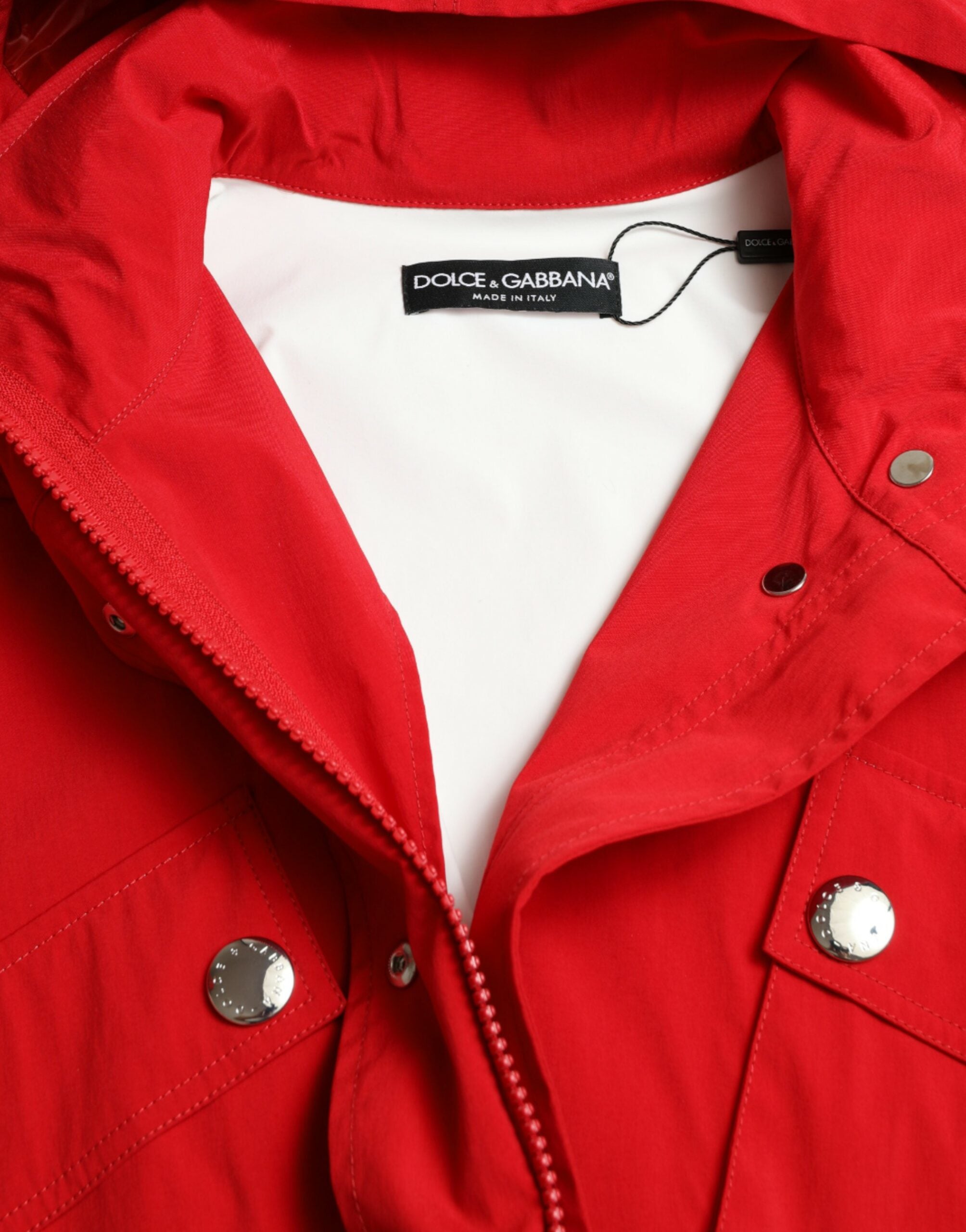 Dolce & Gabbana Roter Polyester Regenmantel mit Kapuze und Knopfleiste