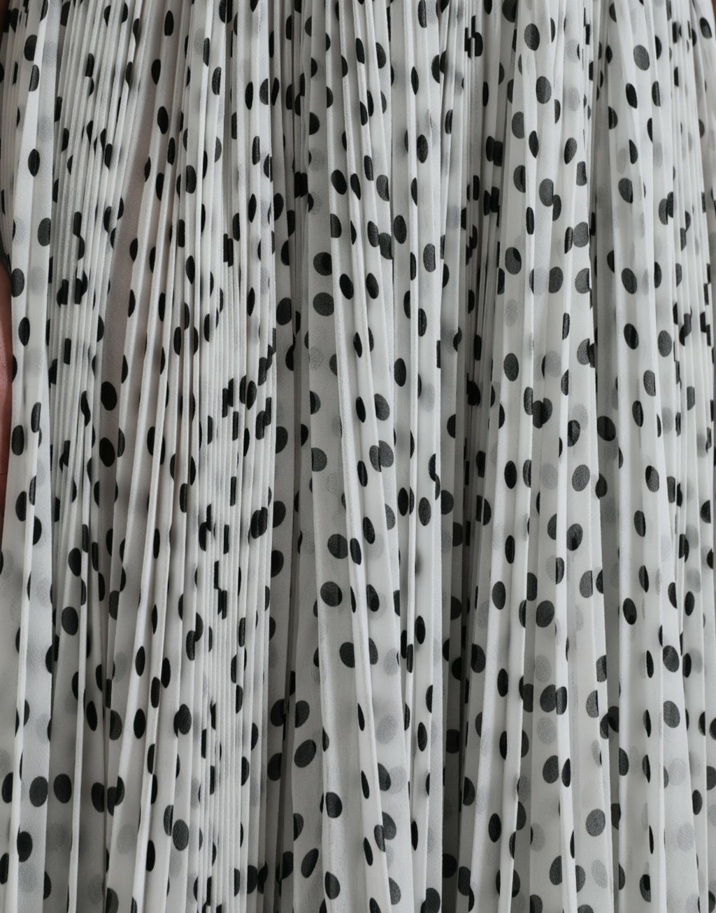 Dolce & Gabbana Weißes gepunktetes Maxikleid in A-Linie mit Falten