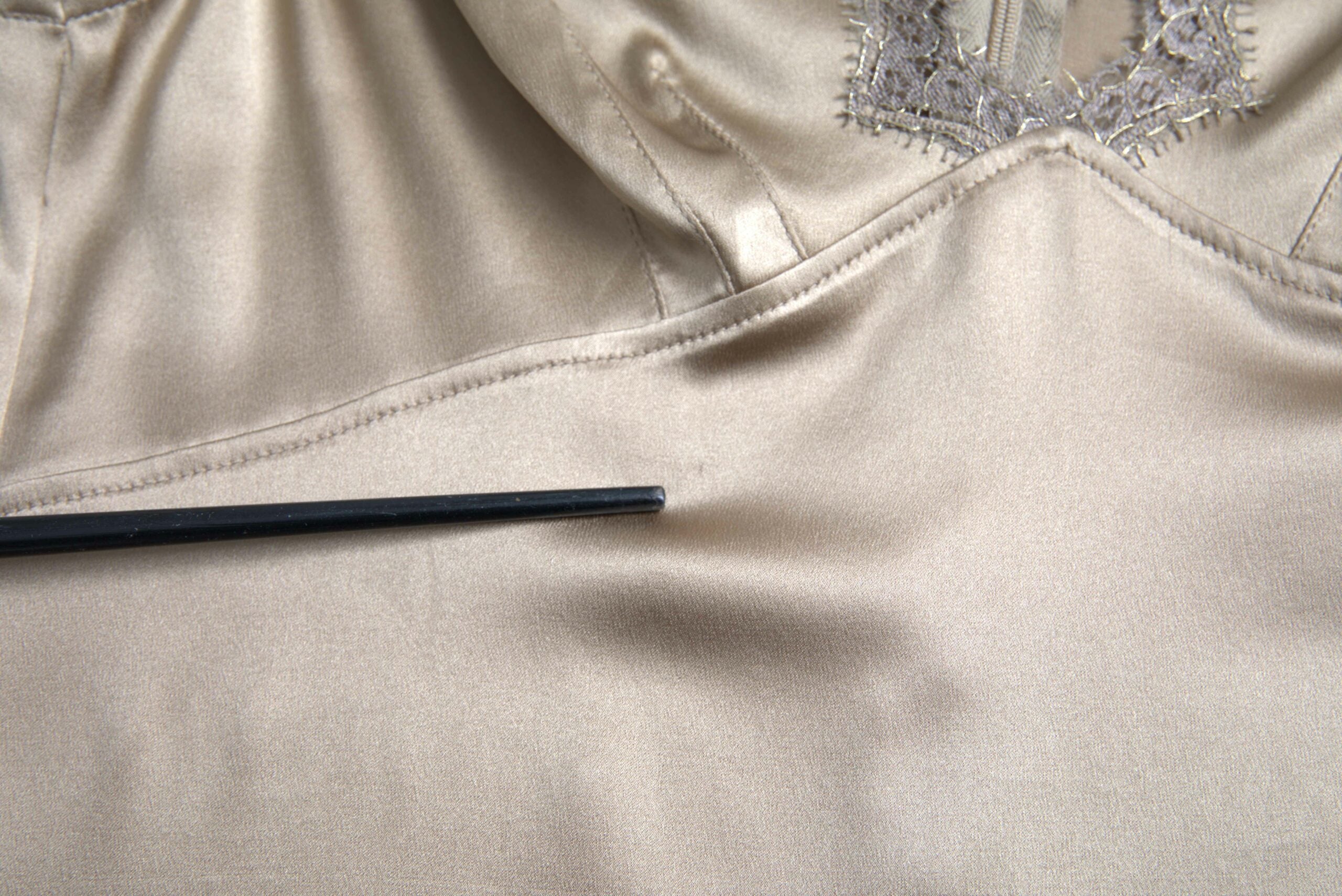 Dolce & Gabbana Braunes spitzenbesetztes ärmelloses Tanktop mit V-Ausschnitt