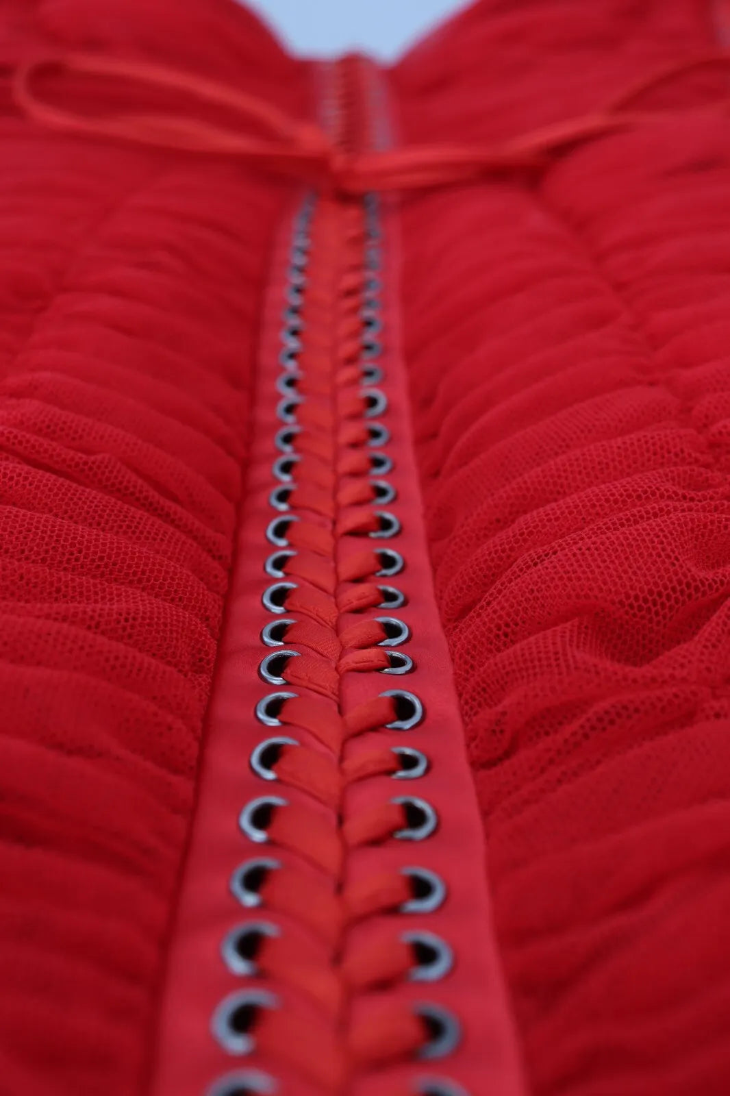 Dolce & Gabbana Rotes Netzbesetztes Bodycon Etuikleid Midikleid