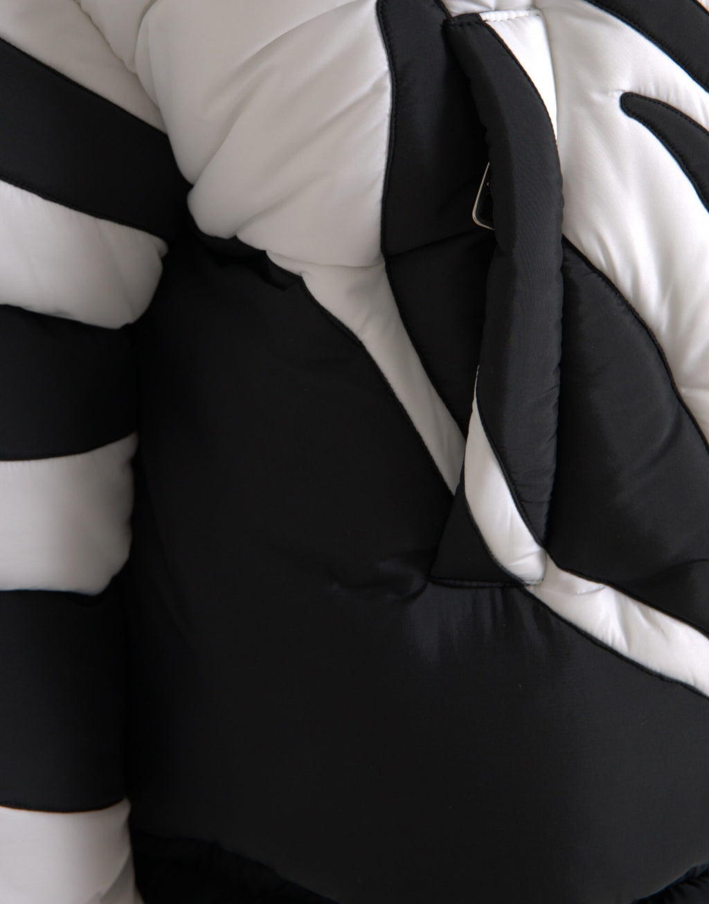 Dolce & Gabbana Schwarz-weiß gestreifte Kapuzen-Pufferjacke