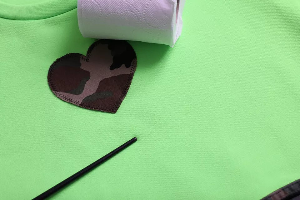 Dolce & Gabbana Grüner Patchwork Herz Rundhals-Pullover