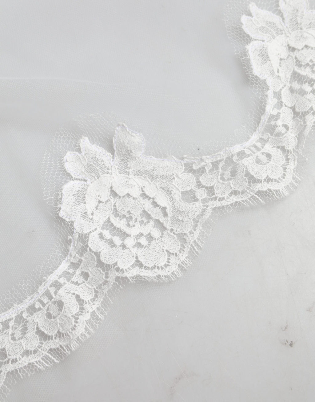 Dolce & Gabbana Weiß Floral Spitze Nylon Boden Länge Hochzeit Schleier