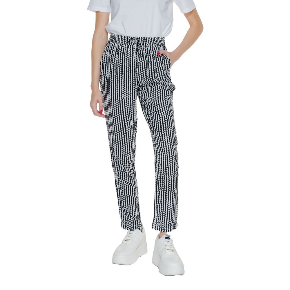 Only Schwarze Viskose-Hose für jeden Tag