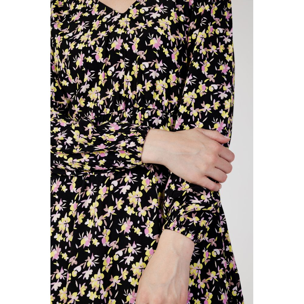 Jacqueline De Yong Schwarzes Kurzkleid aus Viskose