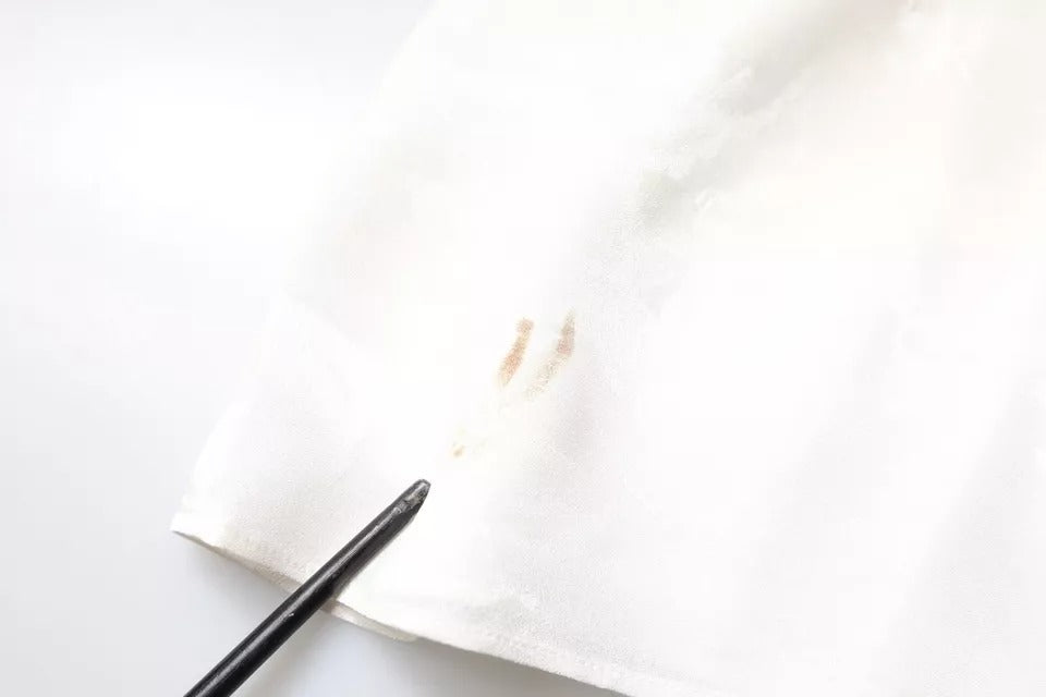 Dolce & Gabbana Weißes Seidenhemd mit Kragen und langen Ärmeln