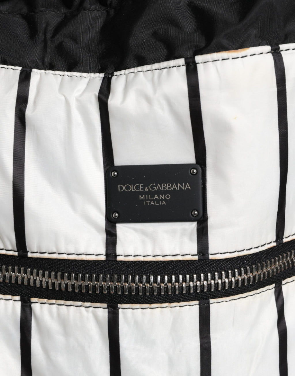 Dolce & Gabbana Schwarz-weiß gestreifte Polyester-Rucksacktasche mit Kordelzug