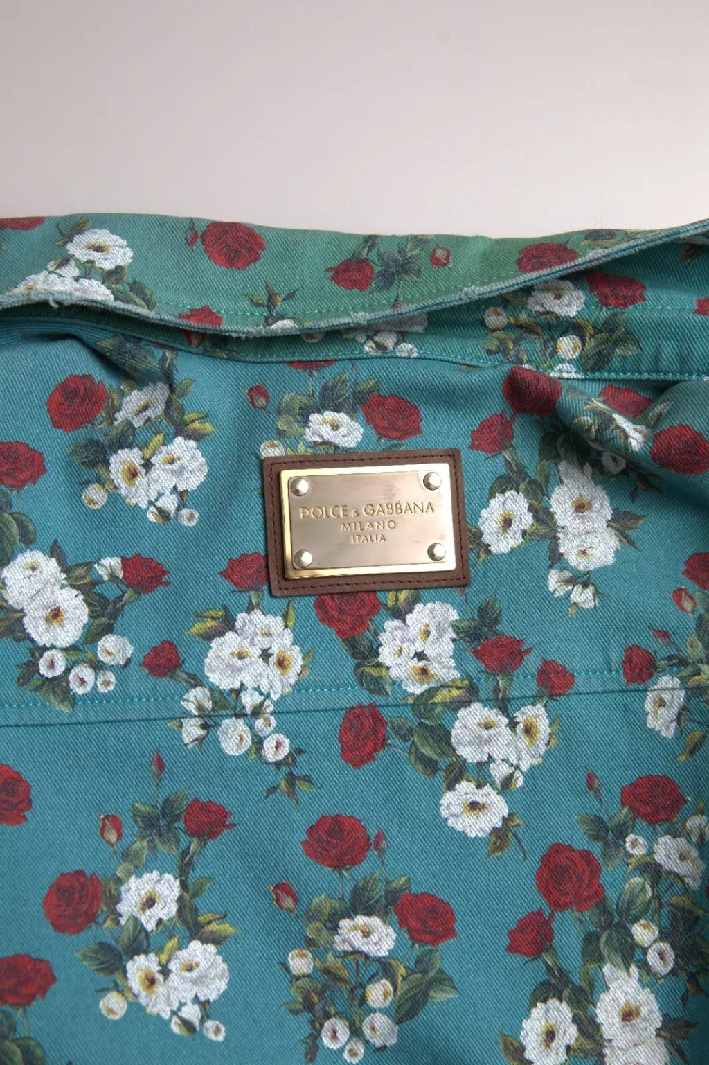 Dolce & Gabbana Blaues Jeanshemd aus Baumwolle mit Blumenmuster und Knopfleiste