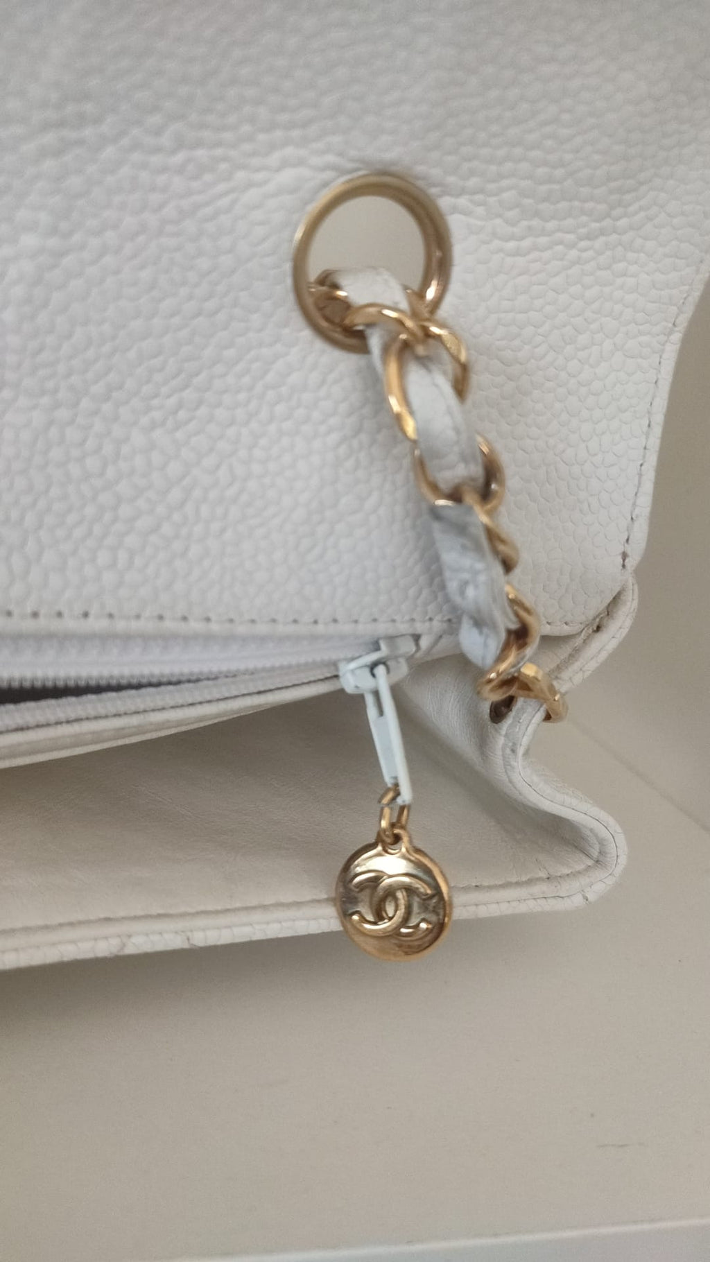 Chanel Weiß Medium Klassisch DIANA Umhängetasche Vergoldetes Portemonnaie