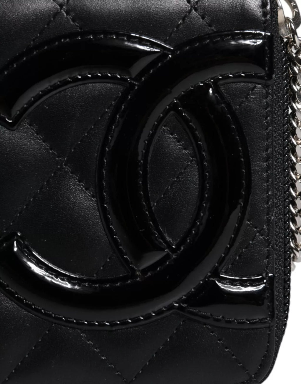 Chanel Schwarzes gestepptes Leder Logo CC Continental Zip Wallet