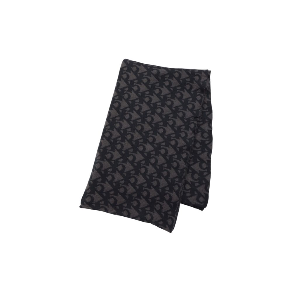 Calvin Klein Jeans Schwarzer Schal aus recyceltem Polyester