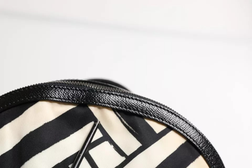 Dolce & Gabbana Schwarz Weiß Nylon Leder Travel Back Pack Tasche