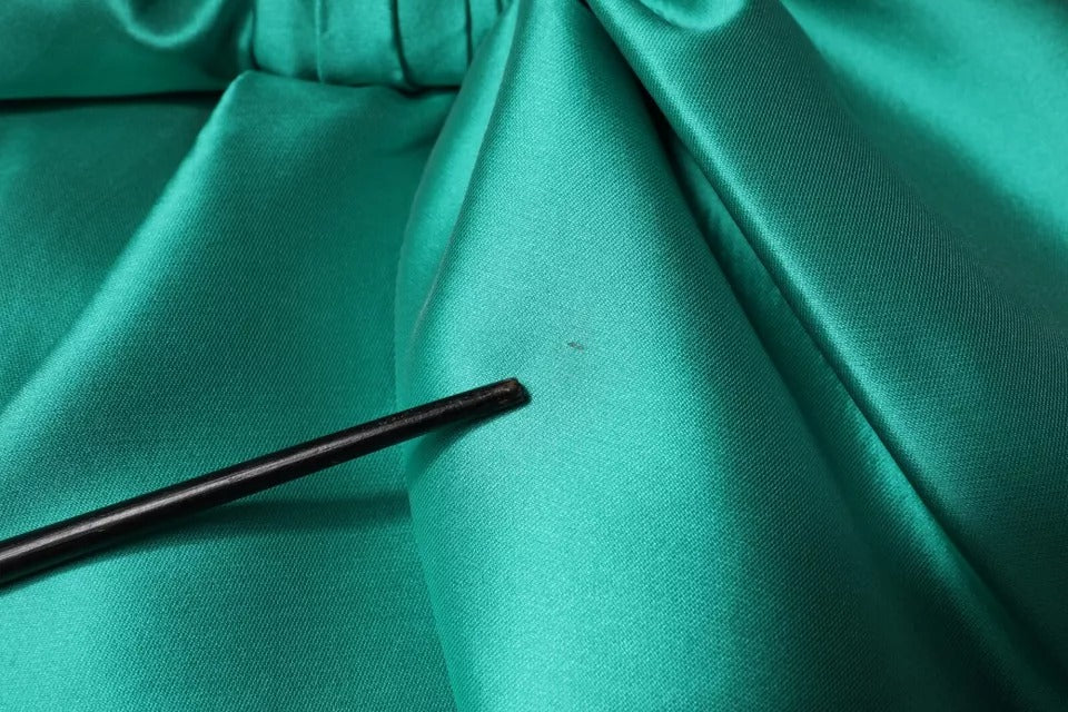 Alberta Ferretti Grünes Satin Polyester ärmelloses Kleid mit V-Ausschnitt in Schichten