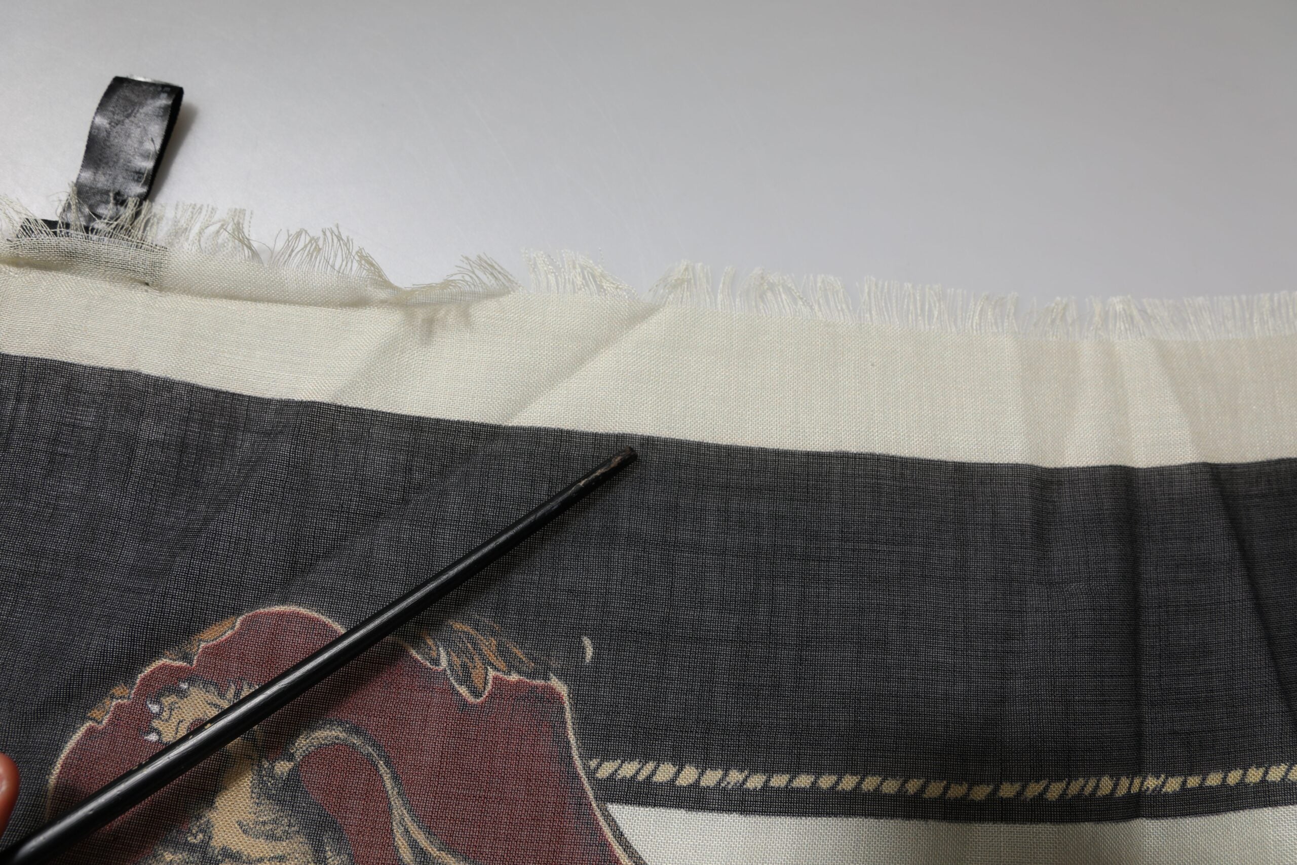 Dolce & Gabbana Mehrfarbig bedruckter Foulardschal aus Kaschmir