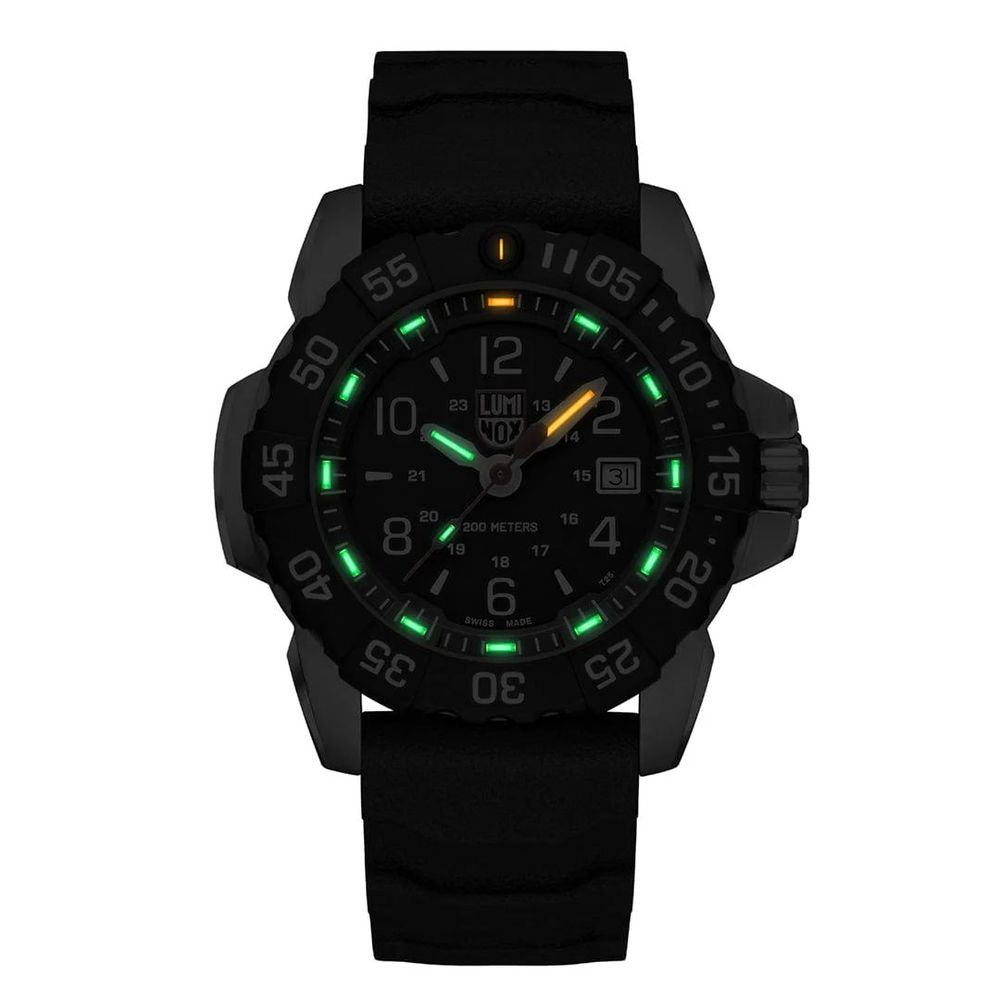 Luminox Schwarze Sportuhr aus Gummi