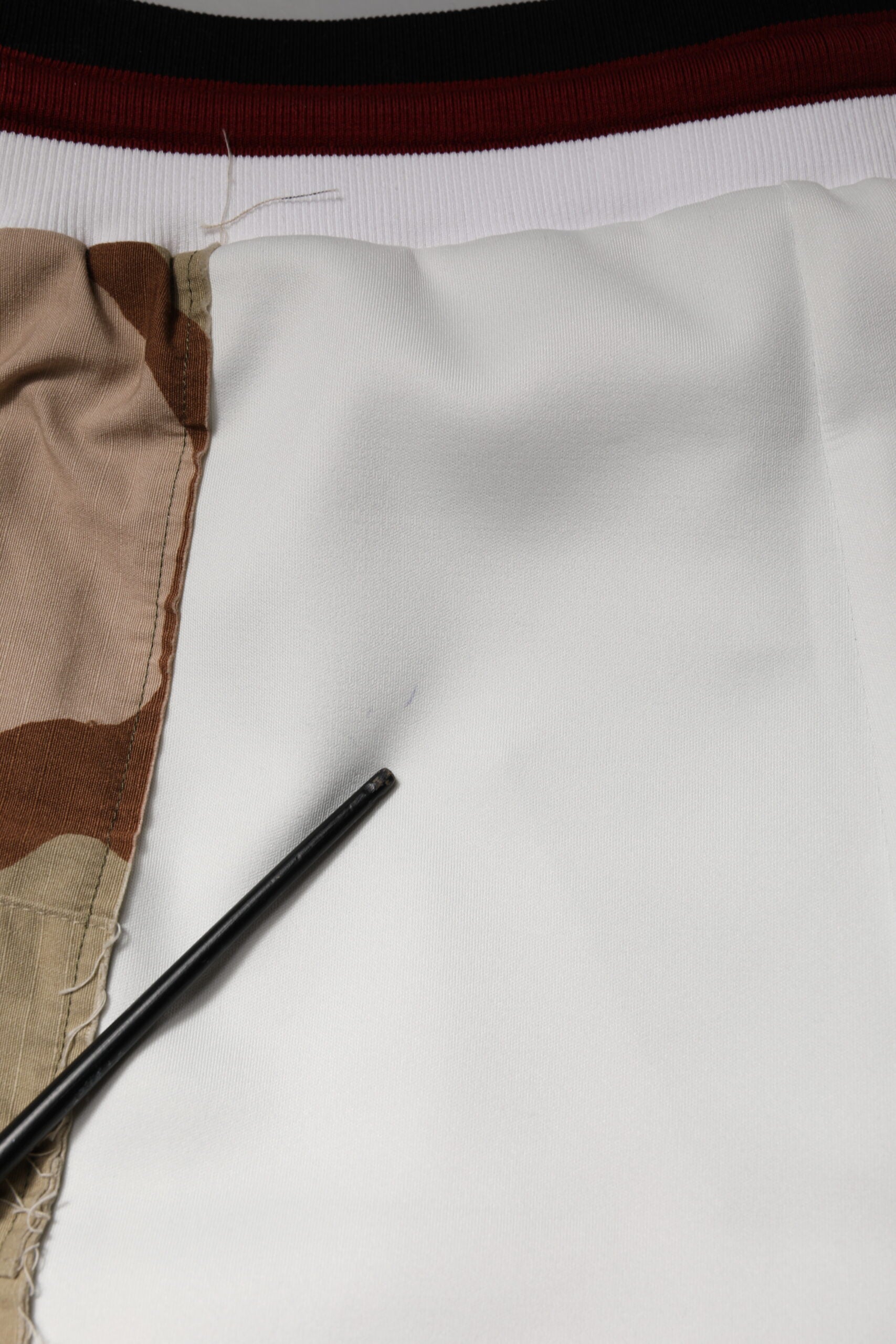 Dolce & Gabbana Weiße Camouflage Patchwork Sweatpants Hose