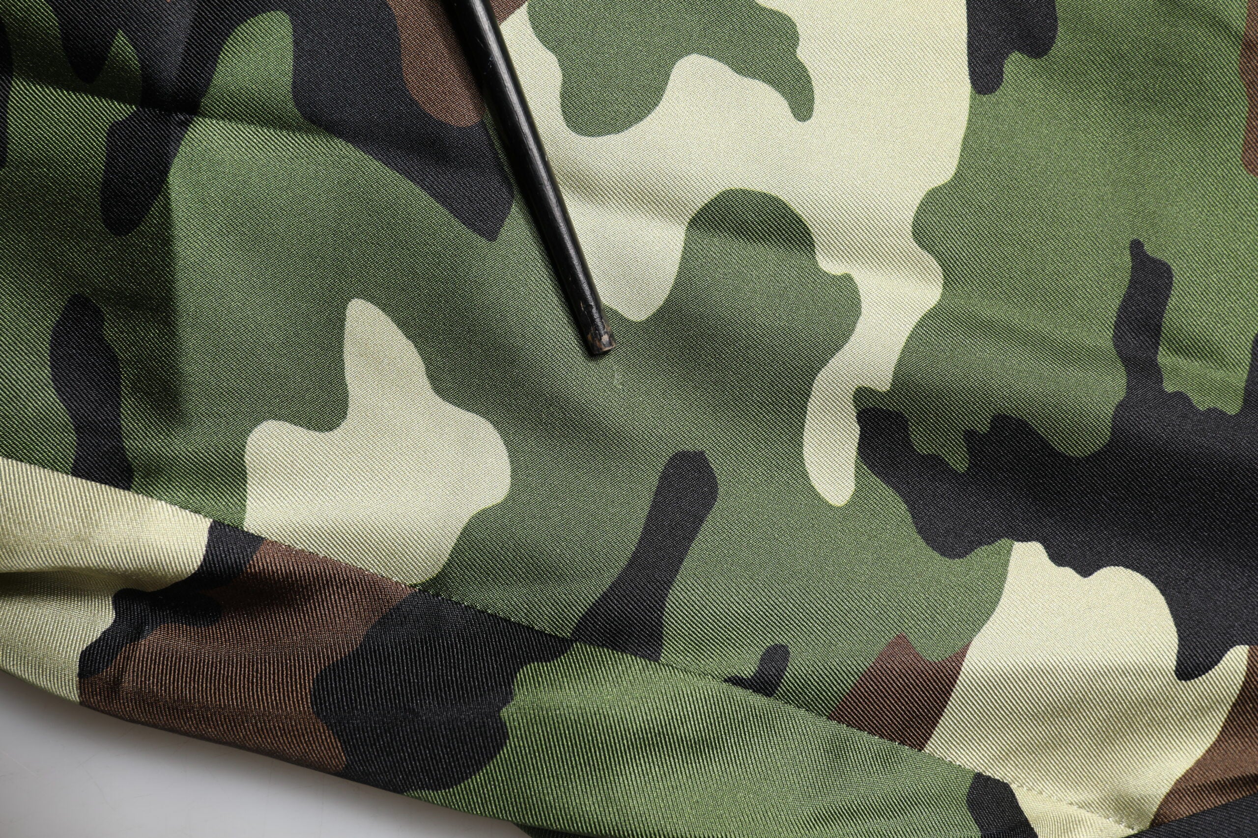 Dolce & Gabbana Multicolor Camouflage Seide Mid Waist Bermuda Shorts