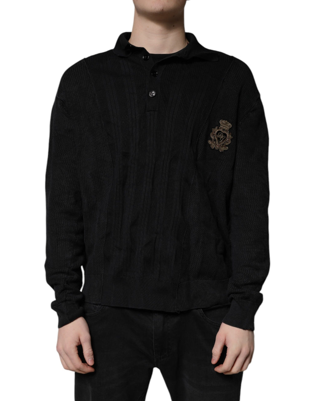 Dolce & Gabbana Schwarzer Pullover aus geknöpfter Seide mit Heraldik