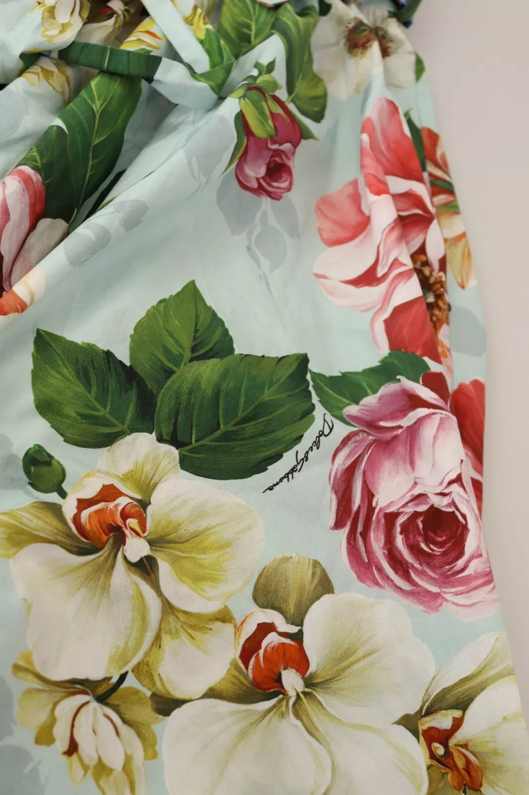 Dolce & Gabbana Grünes geblümtes Baumwollkleid mit kurzen Ärmeln und V-Ausschnitt